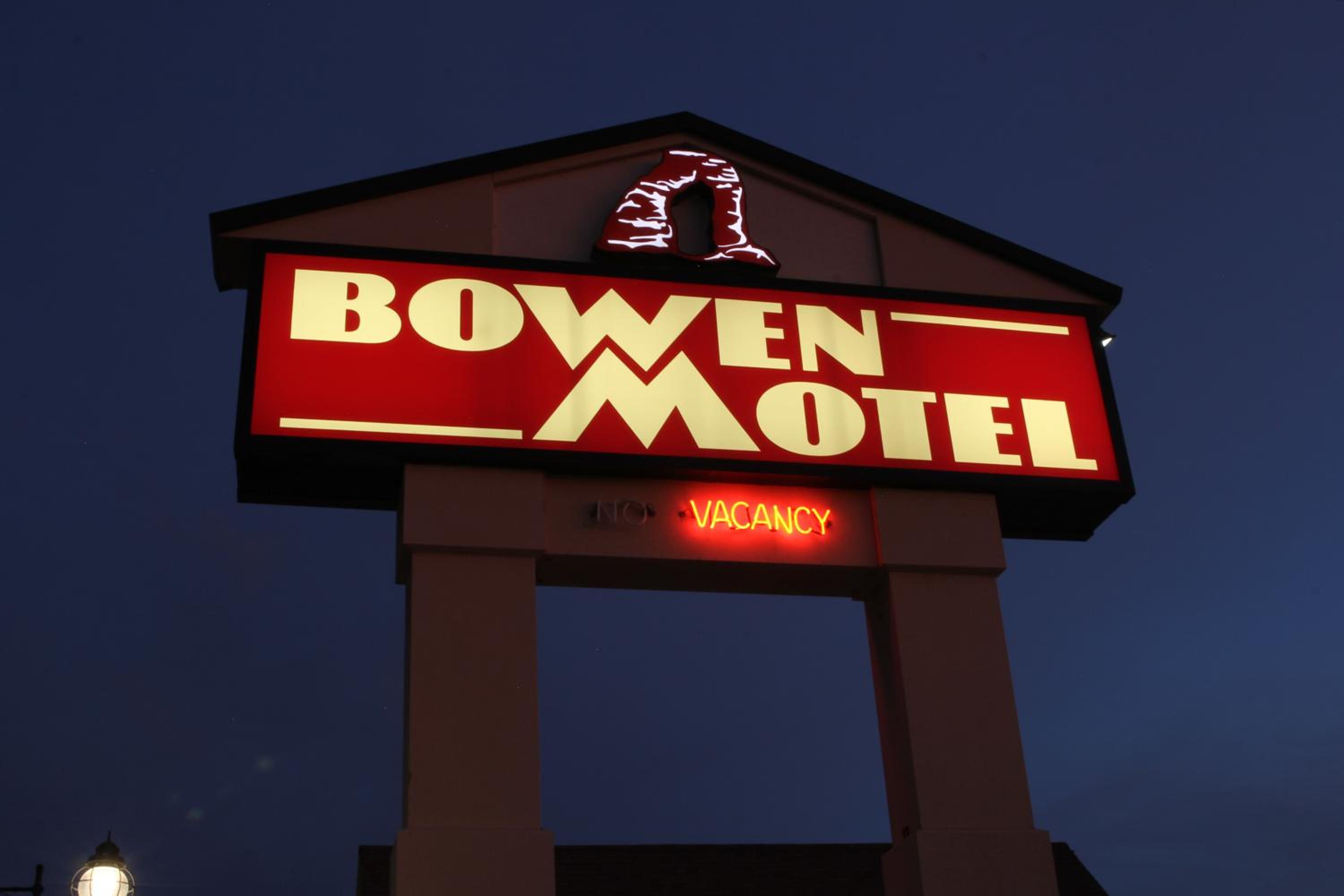 Bowen Motel