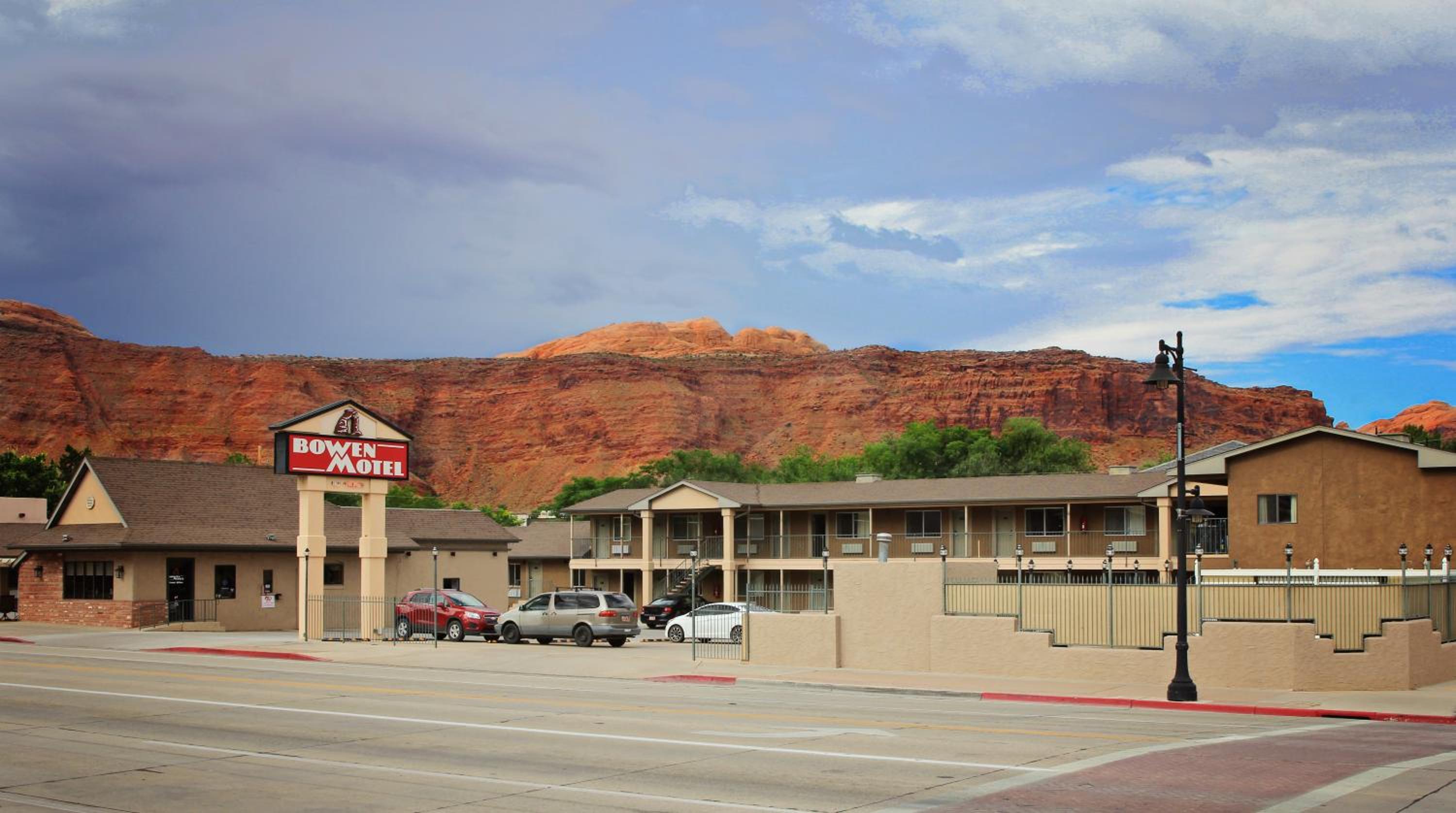 Bowen Motel