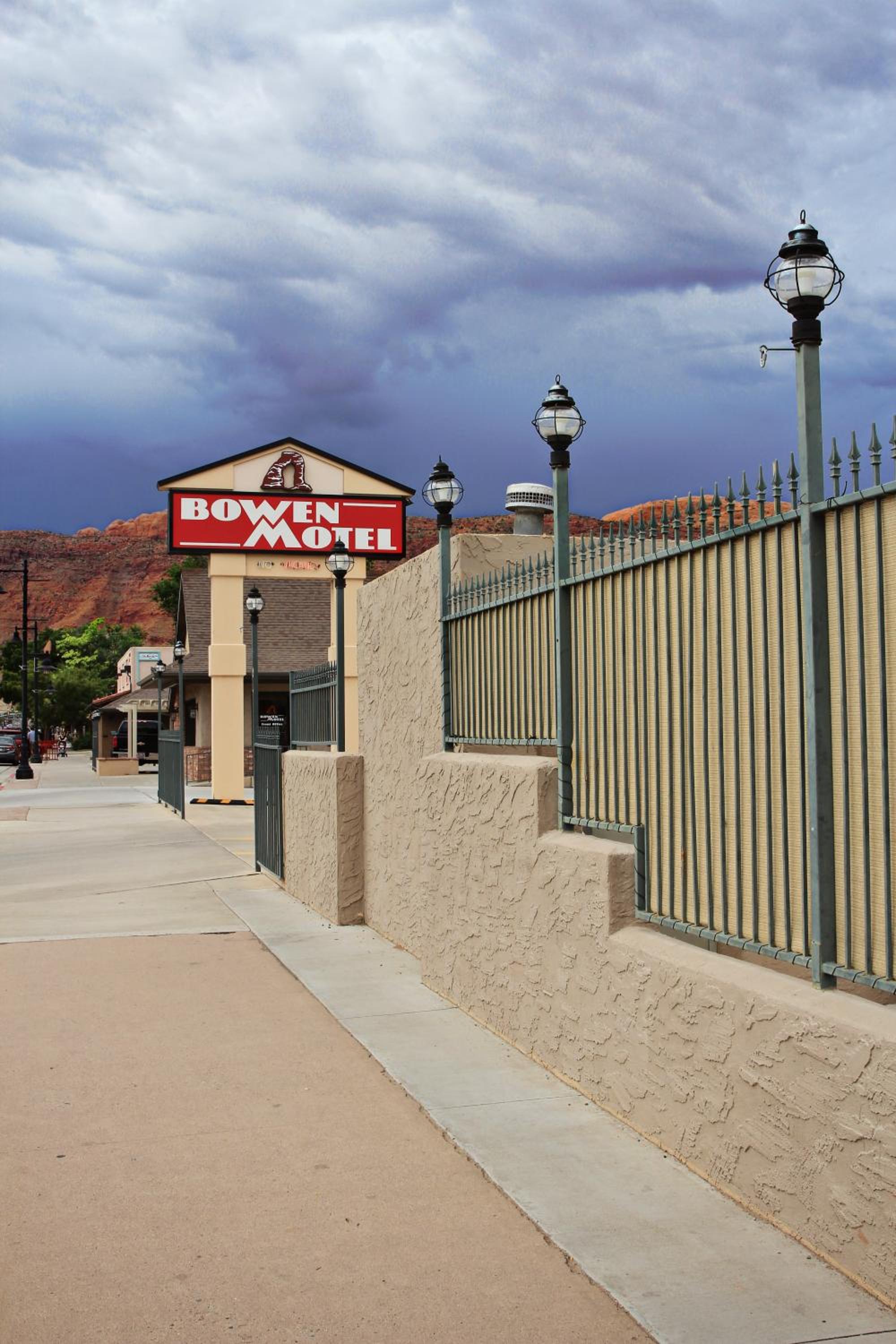 Bowen Motel