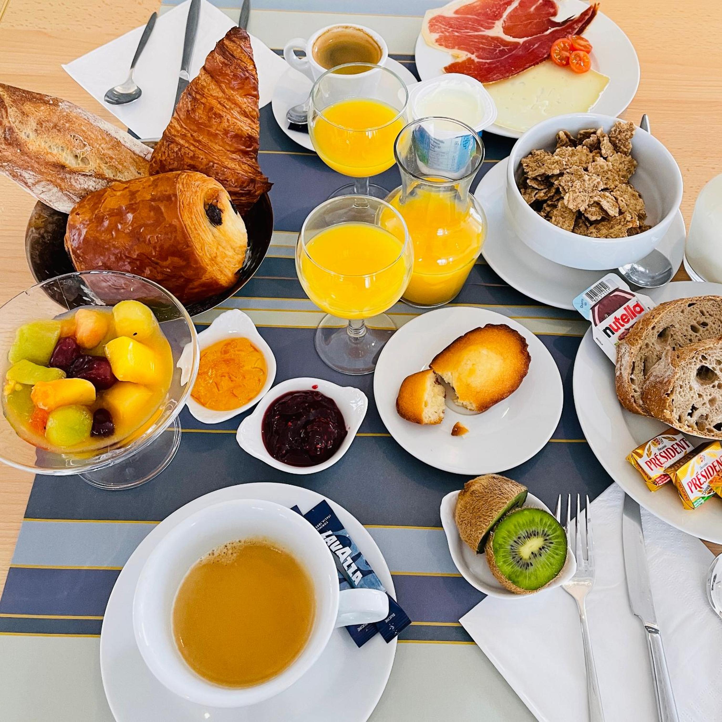 breakfast buffet
