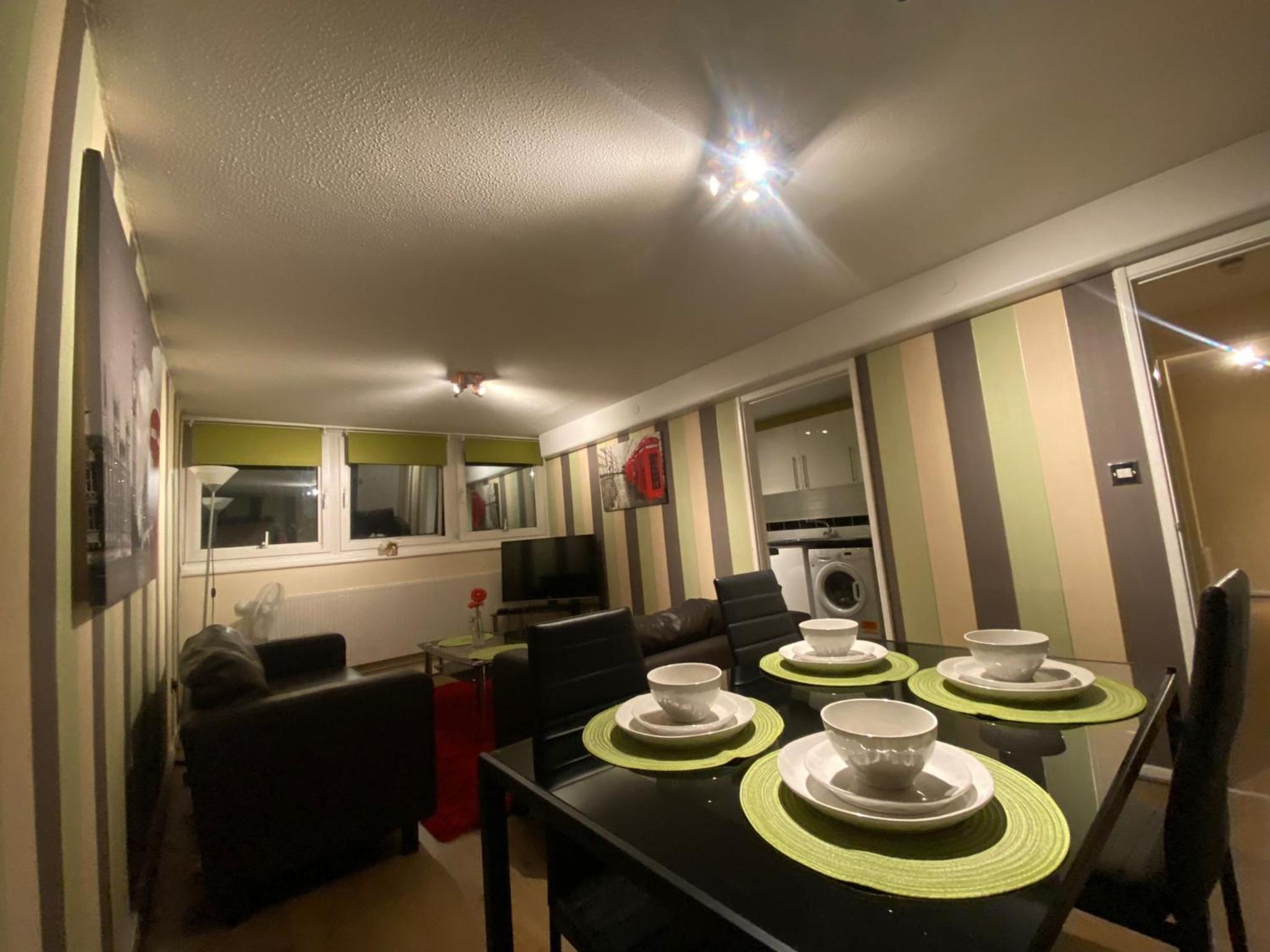 Victoria Centre 2 Bedroom Apartments with 4 Beds in Victoria Centre Shopping Centre - Nottingham City Centre - 24 hour access - Most Central Location - Ful view 3