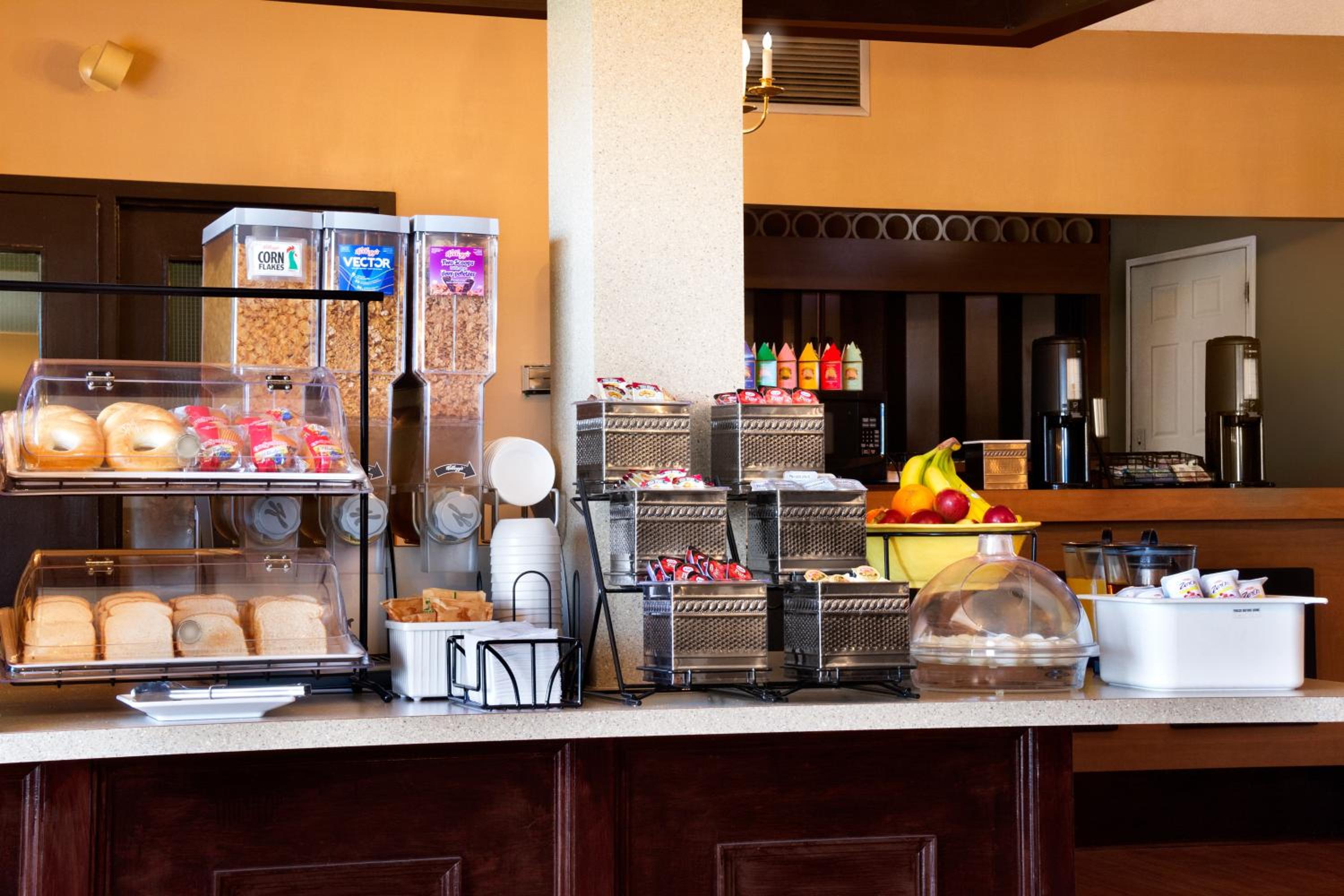 Brockville Vacations - Super 8 by Wyndham Brockville - Property Image 44