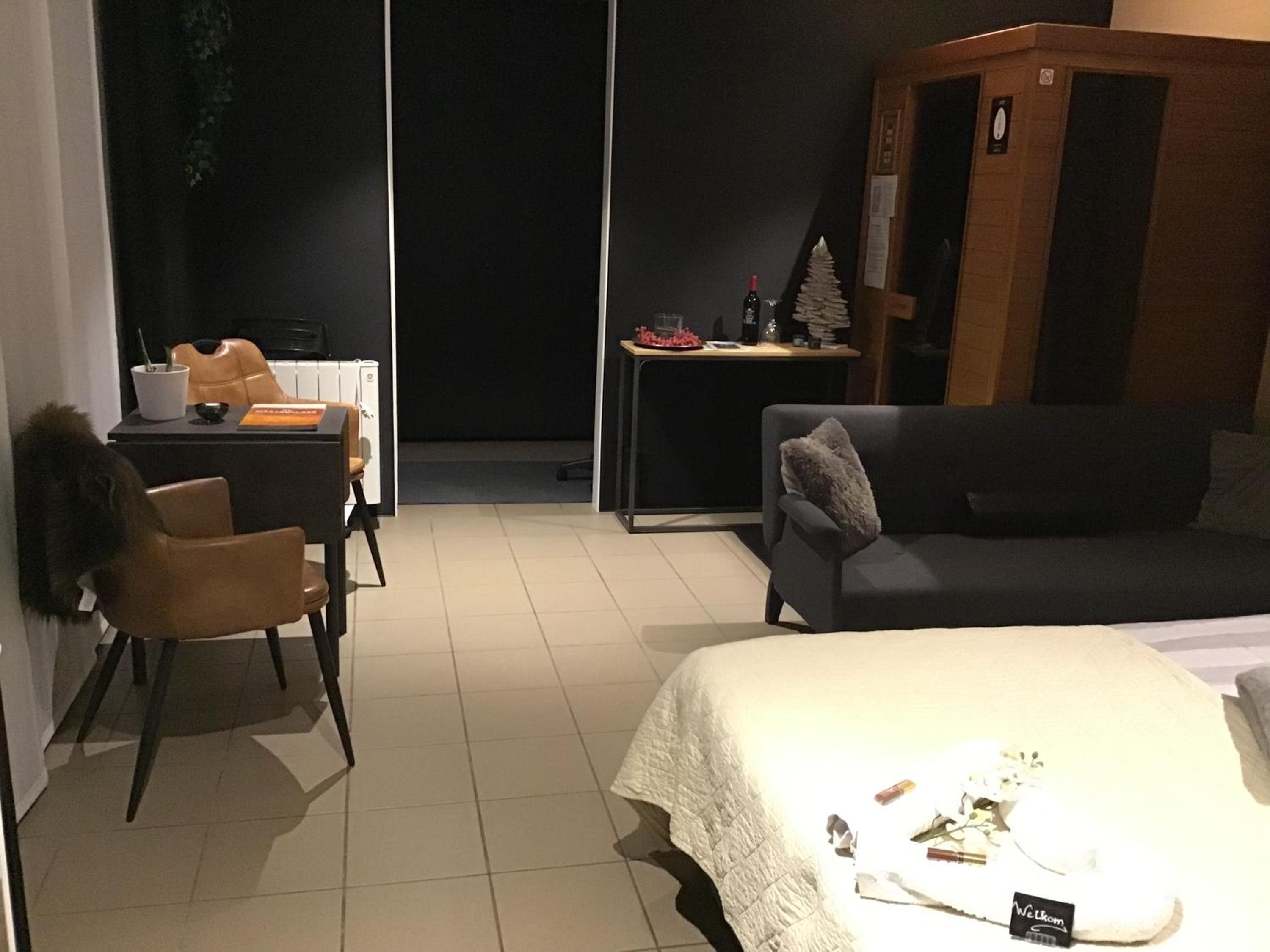 Studio Gardenroom Guesthouse De Steenberg met wellness & tuinzicht