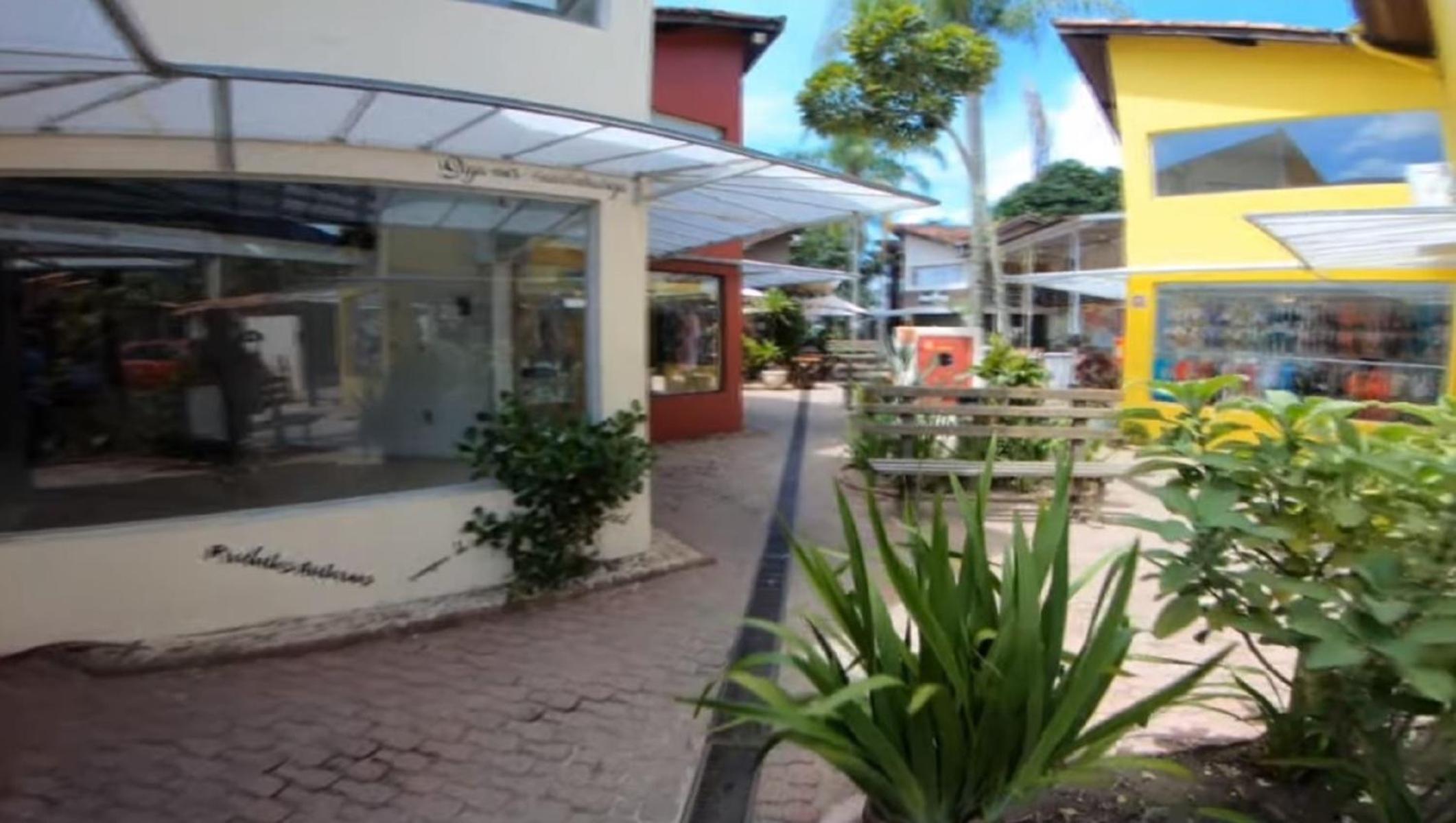 Casa a uma quadra da praia Maresias