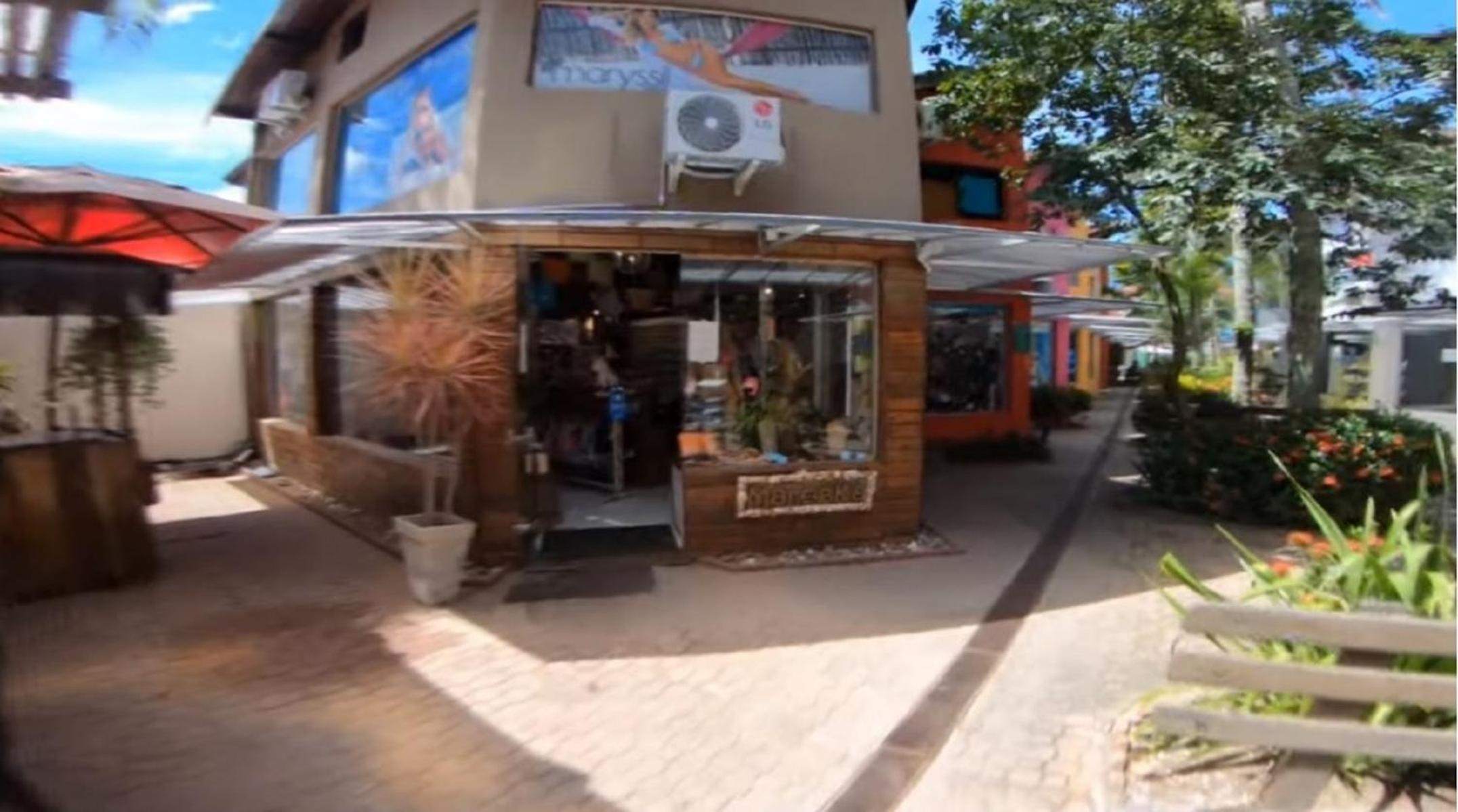 Casa a uma quadra da praia Maresias