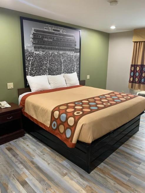 Frankfort Vacations - Super 8 by Wyndham Frankfort IN - Property Image 6