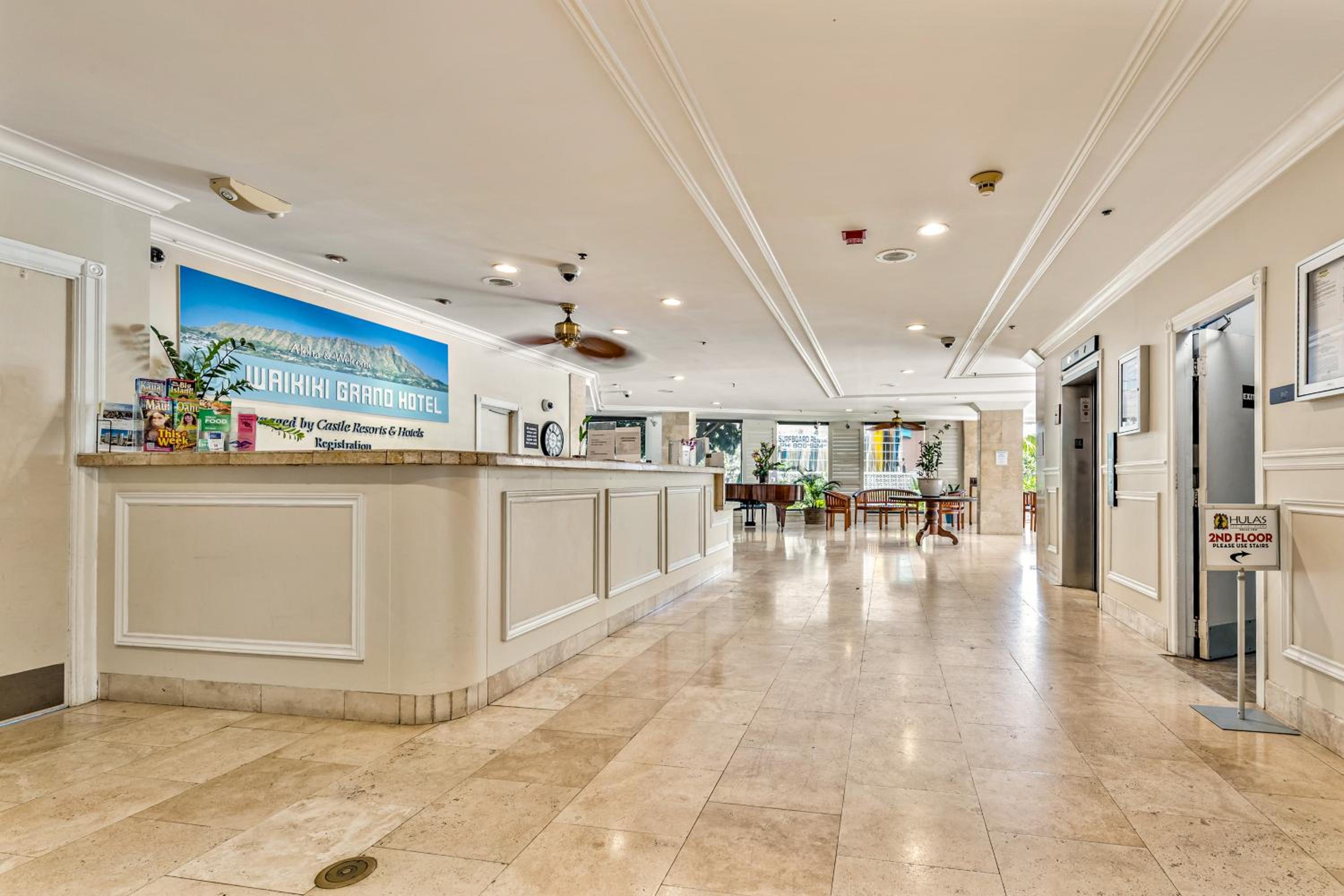 Inviting Waikiki Grand Hotel Room One Block to Beach! view 3