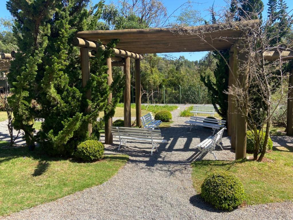 Refúgio Romântico c/ Café da Manhã – Campos do Jordão view 4