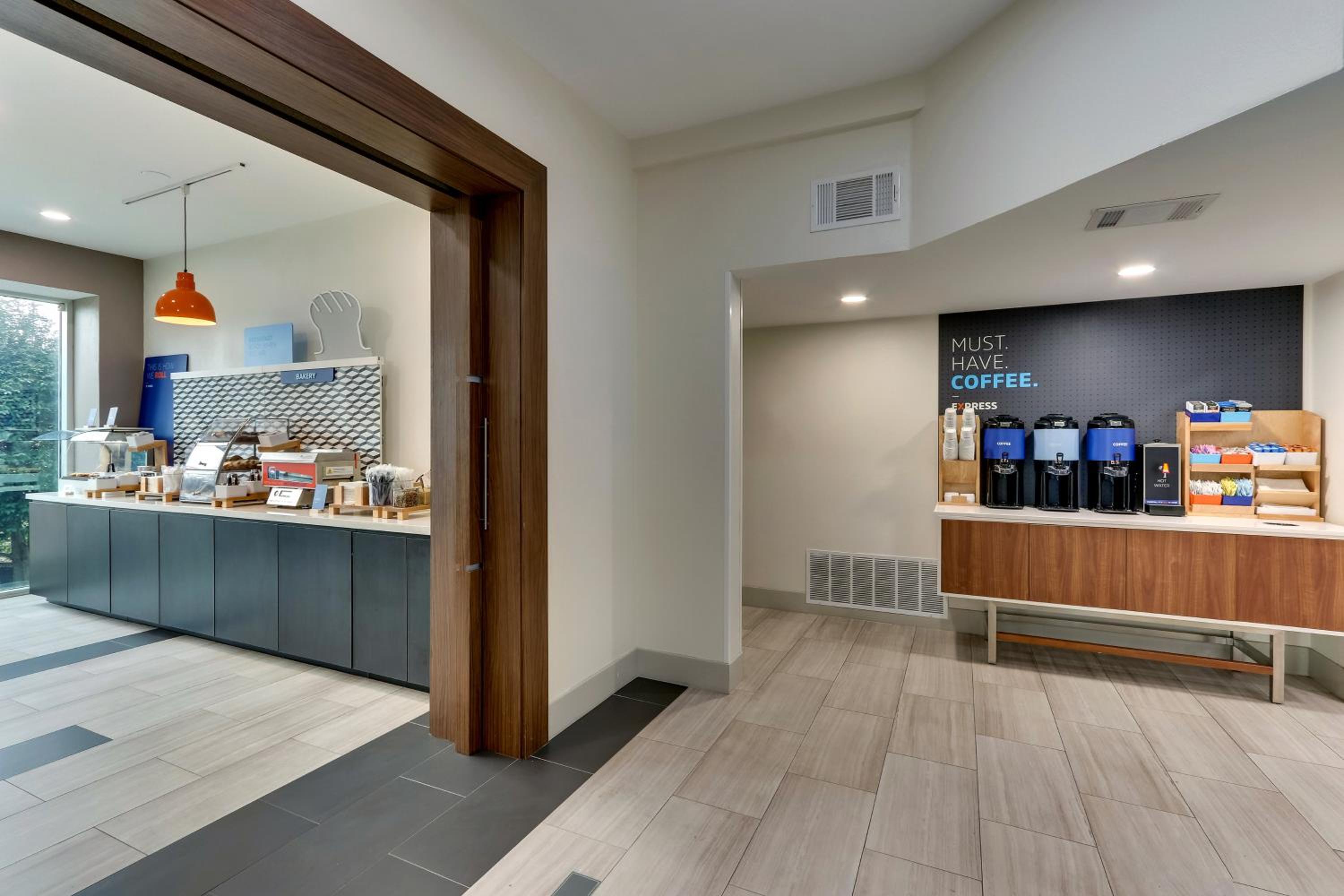 Dallas Vacations - Holiday Inn Express  Suites Waxahachie, an IHG Hotel - Property Image 2