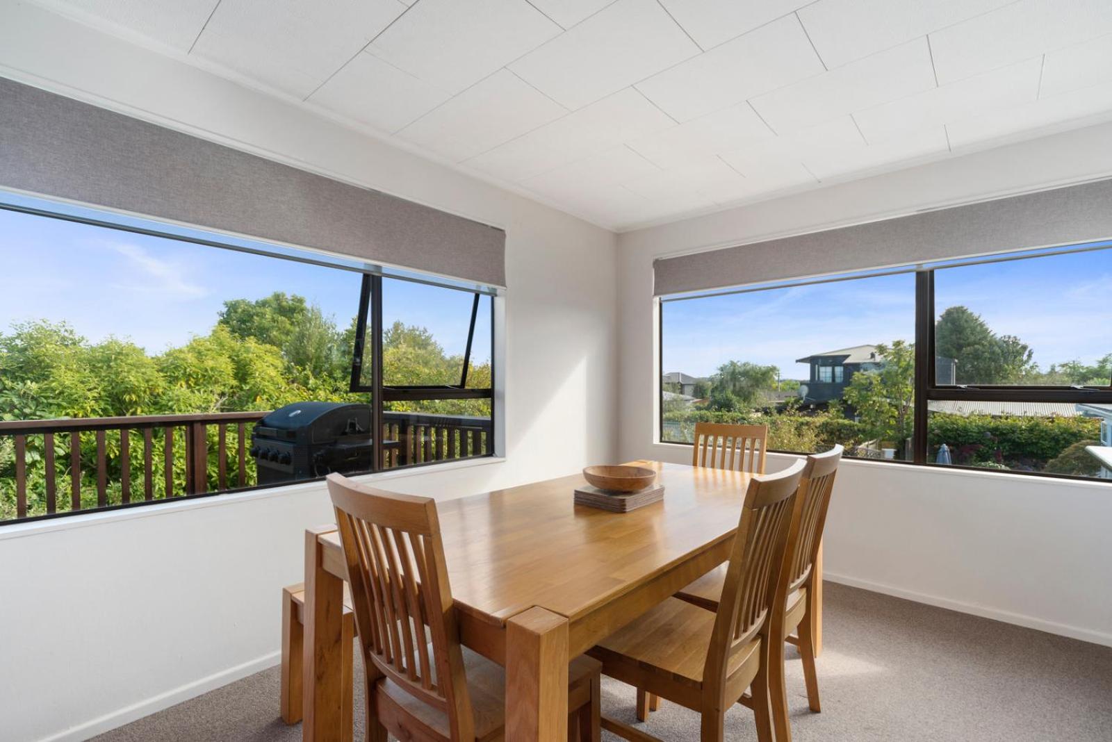 Rainbow Lake House - Lake Taupō Holiday Home view 3