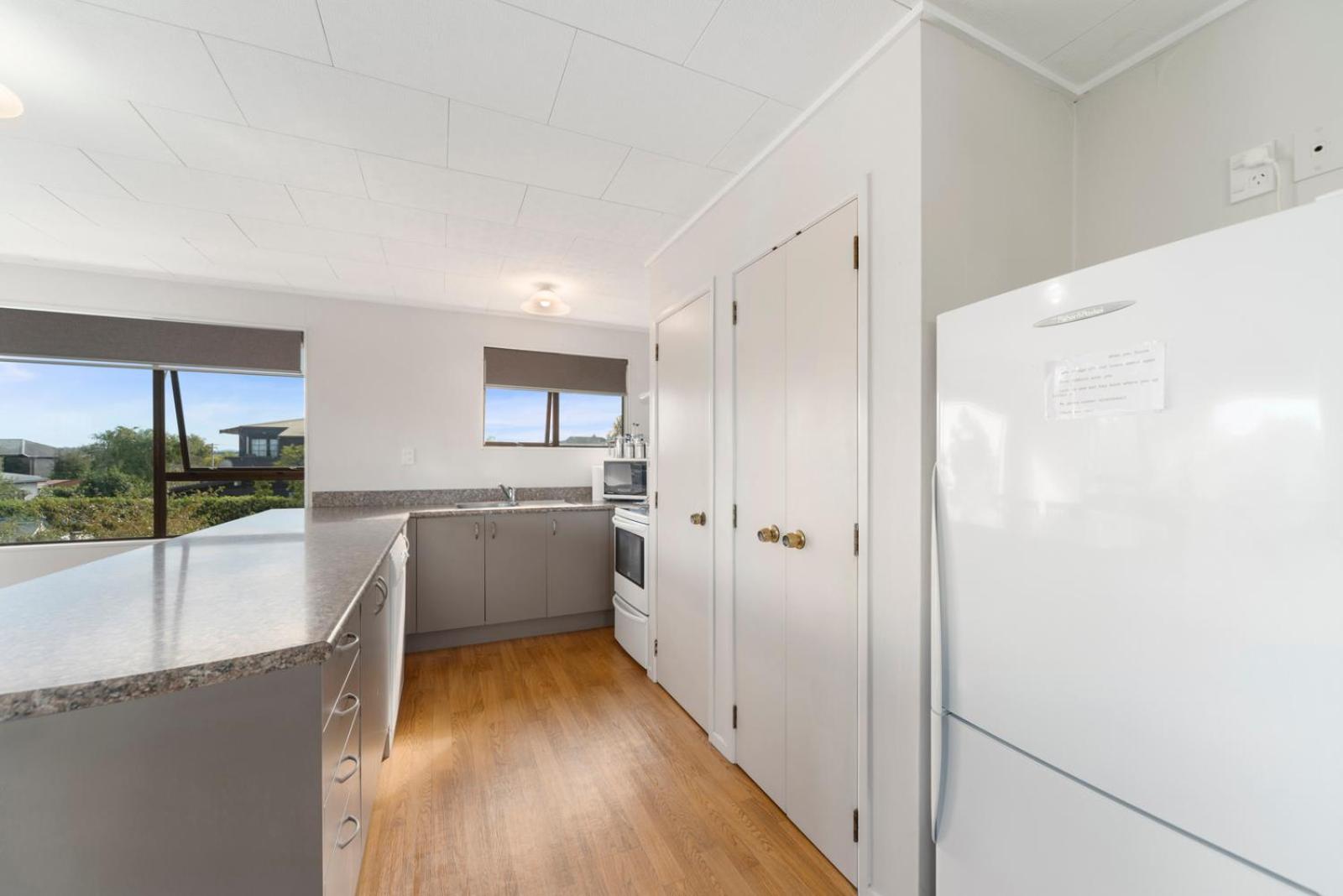 Rainbow Lake House - Lake Taupō Holiday Home view 5