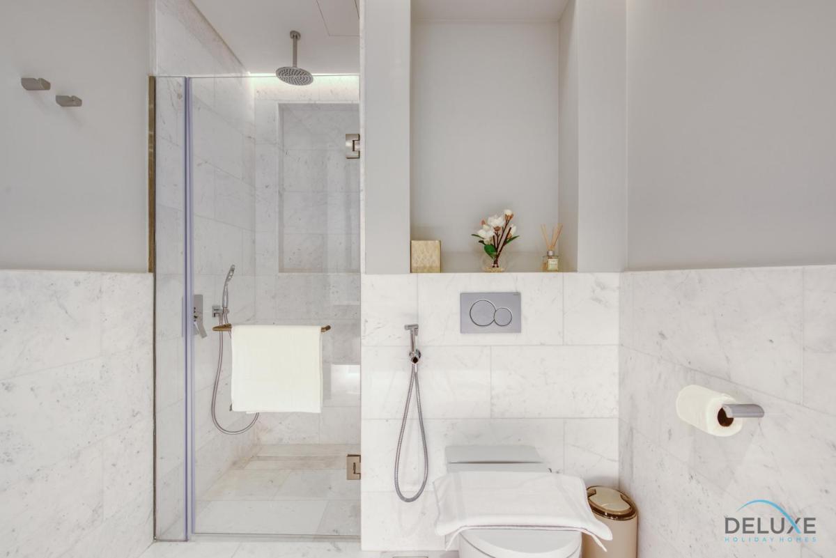 Calm Studio at The Palm Tower Palm Jumeirah by Deluxe Holiday Homes