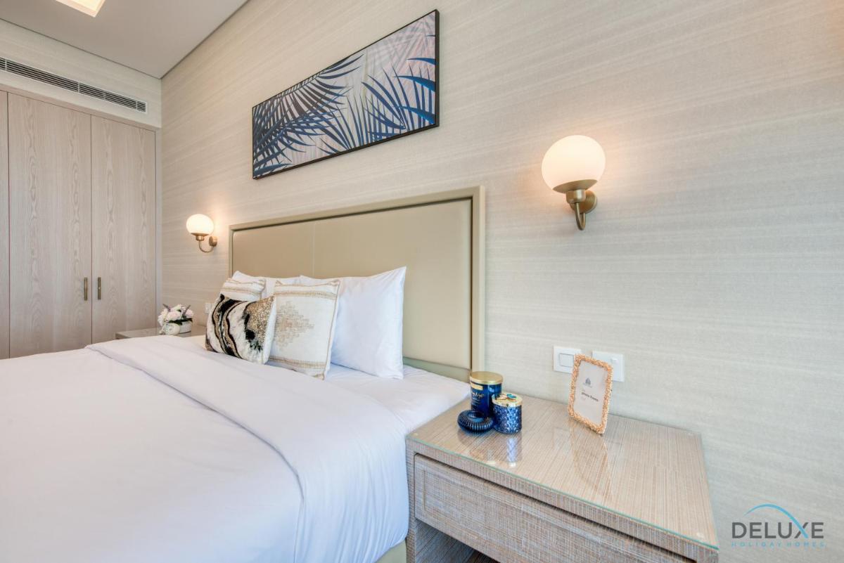 Calm Studio at The Palm Tower Palm Jumeirah by Deluxe Holiday Homes