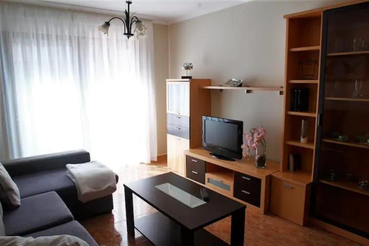 Desconectaengalicia La Perla, piscina y parking view 2
