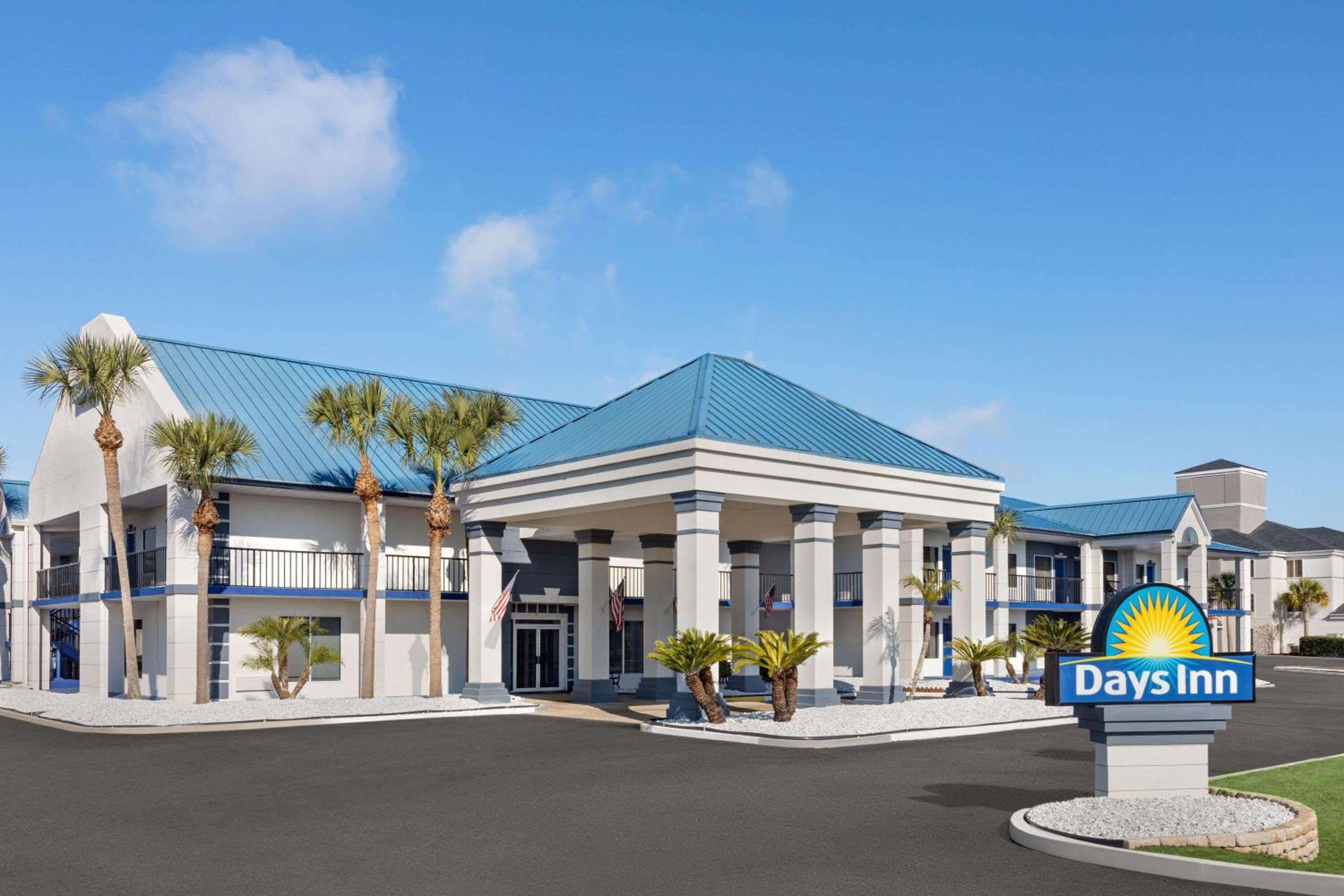 Kingsland Vacations - Days Inn by Wyndham Kingsland GA - Property Image 1