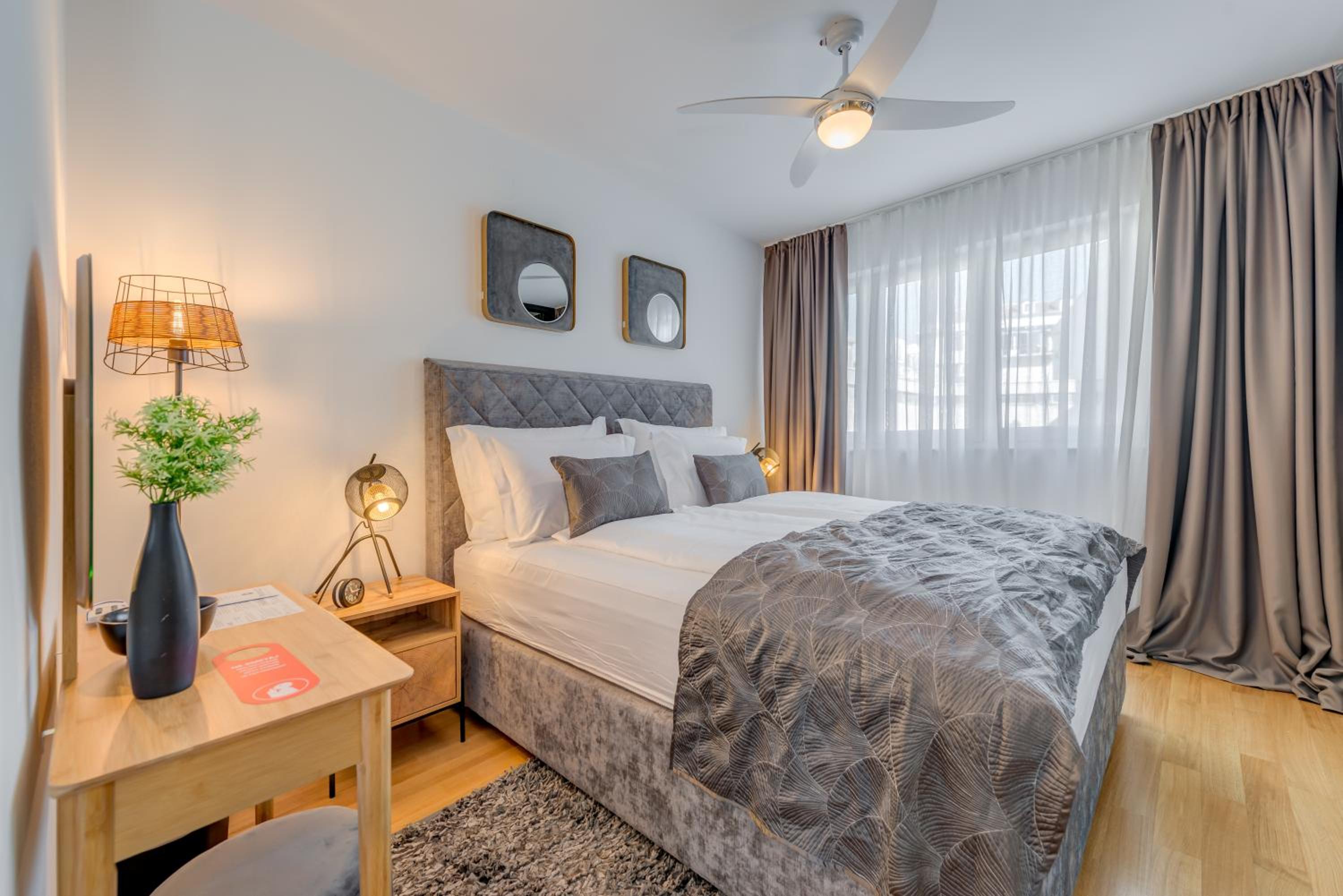 Paparazzi Apartment photo 2