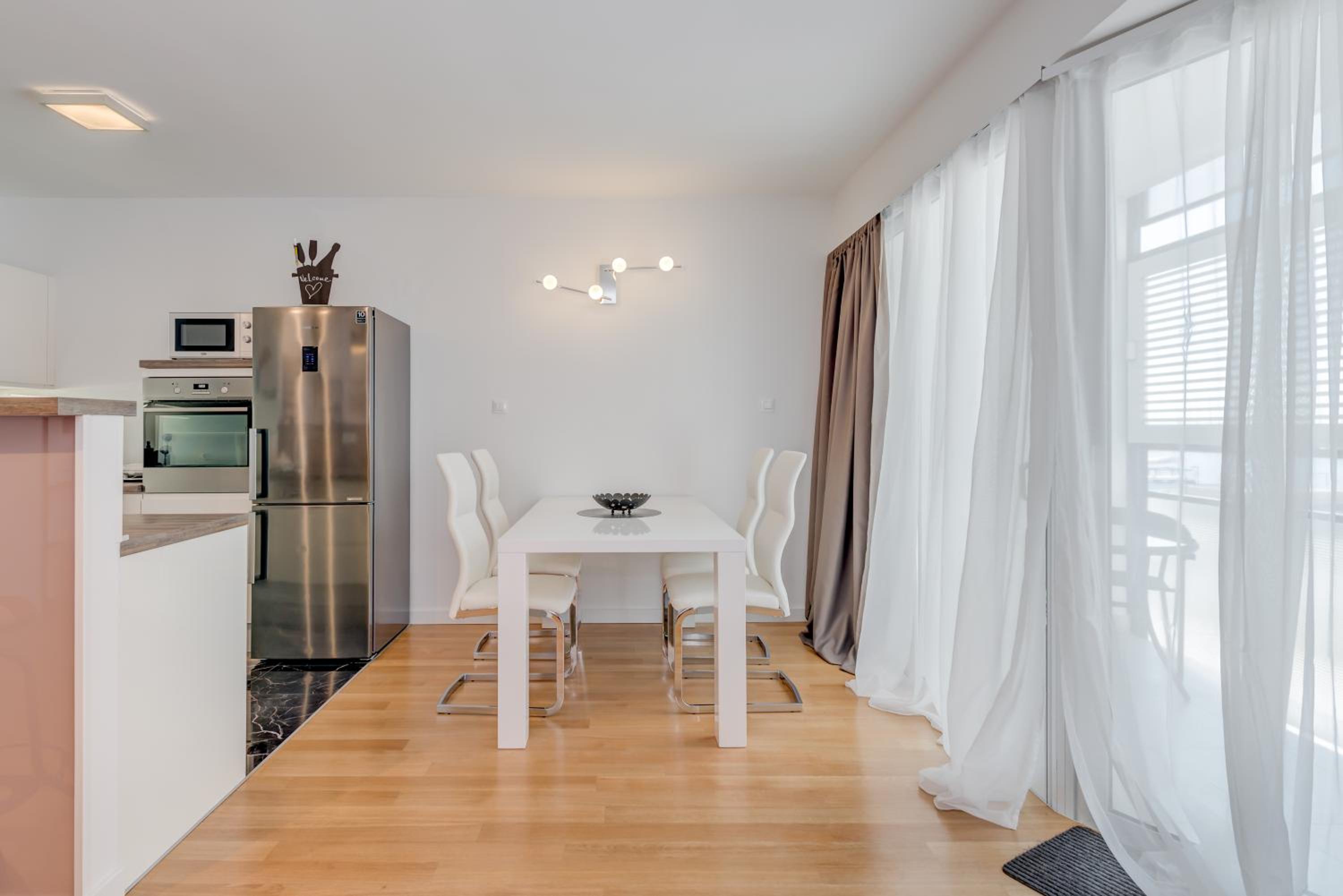 Paparazzi Apartment photo 5
