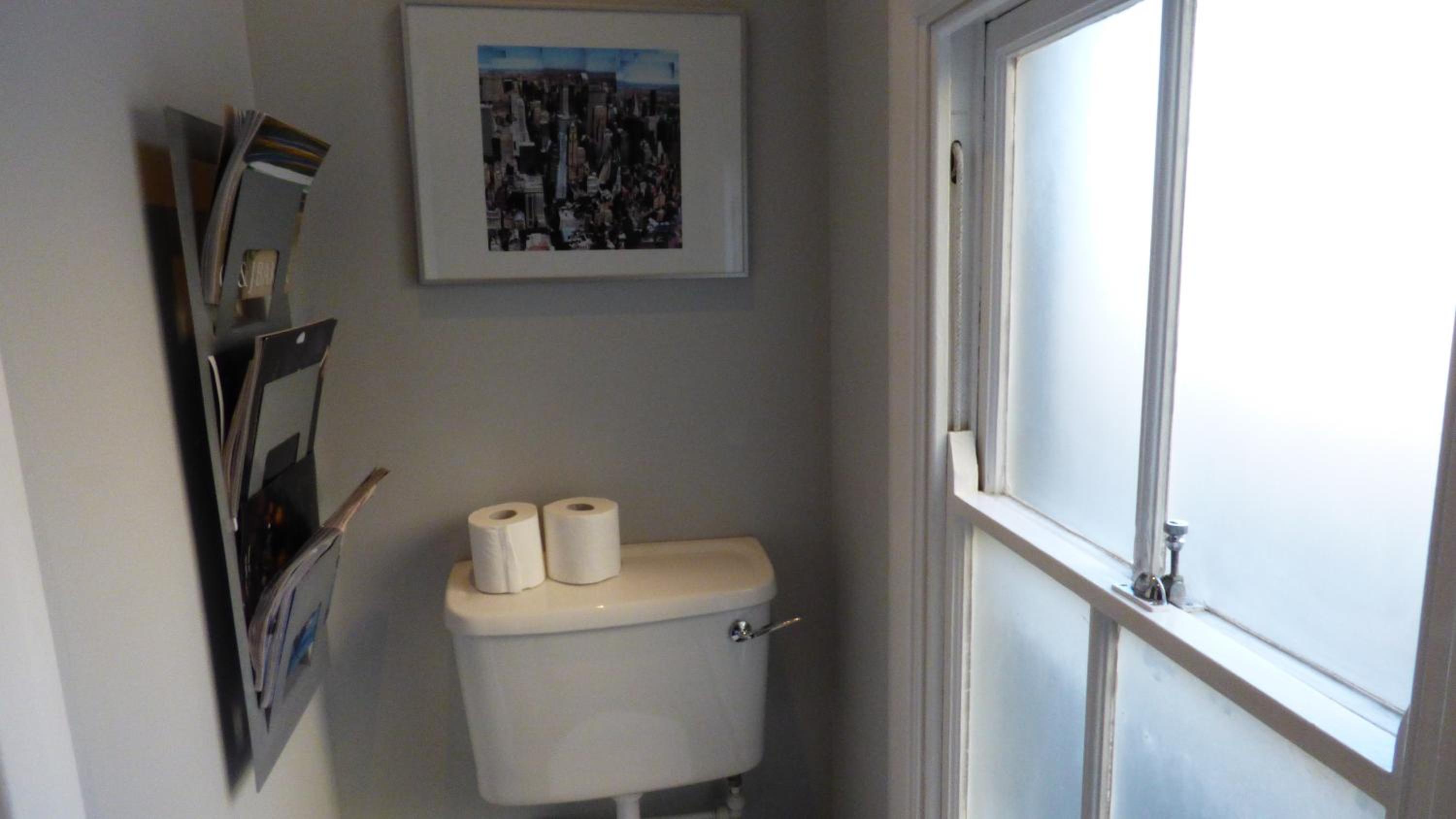 Trendy 2 Bedroom apartment in vibrant Shoreditch, central London zone 1 free WiFi - sleeps 4+2