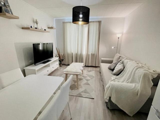 Ilona Apartments - "The City Condo" view 2