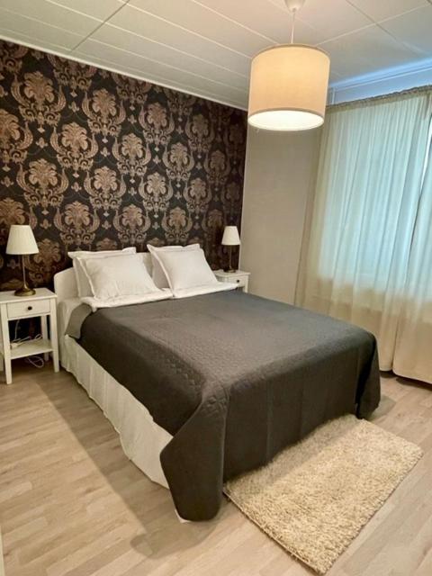 Ilona Apartments - "The City Condo" view 4
