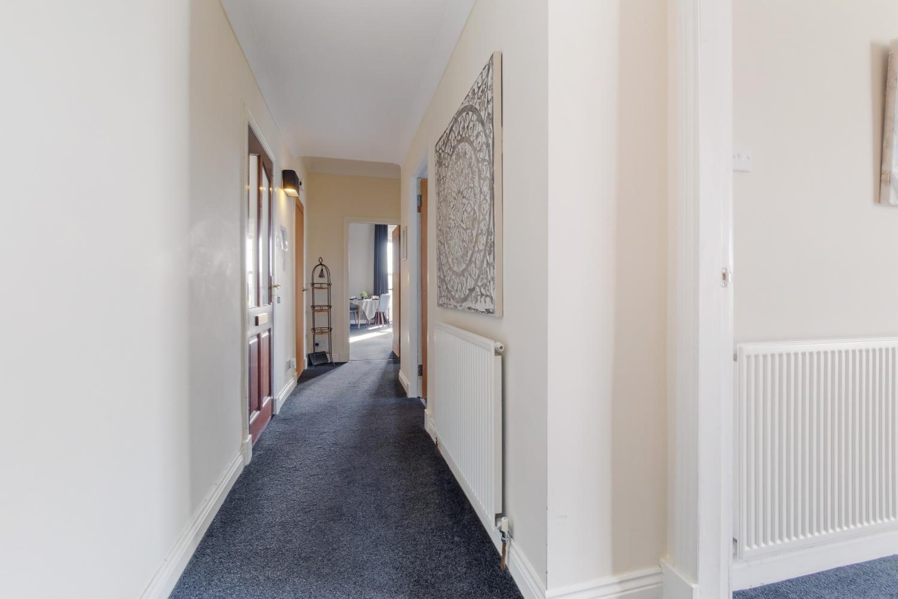 Beautiful traditional apartment close to beach & golf, stunning views & free off-street parking