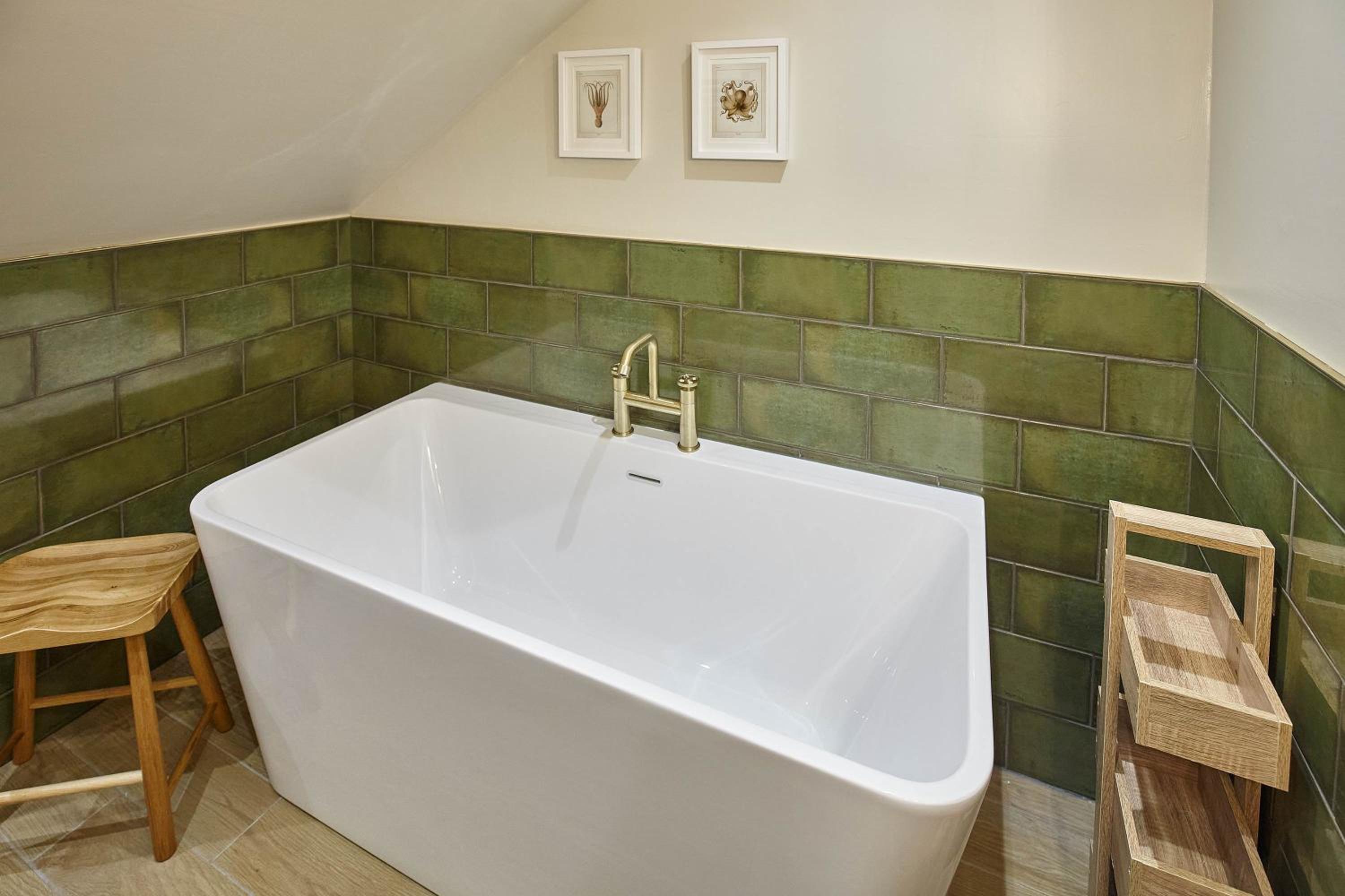 Host & Stay - The Salt Nook view 4
