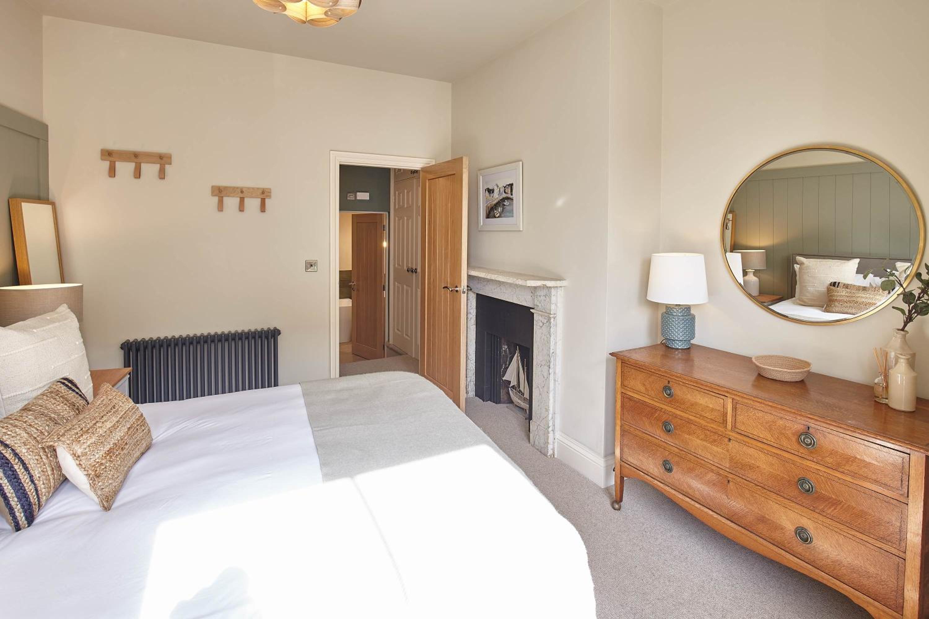 Host & Stay - The Salt Nook view 2