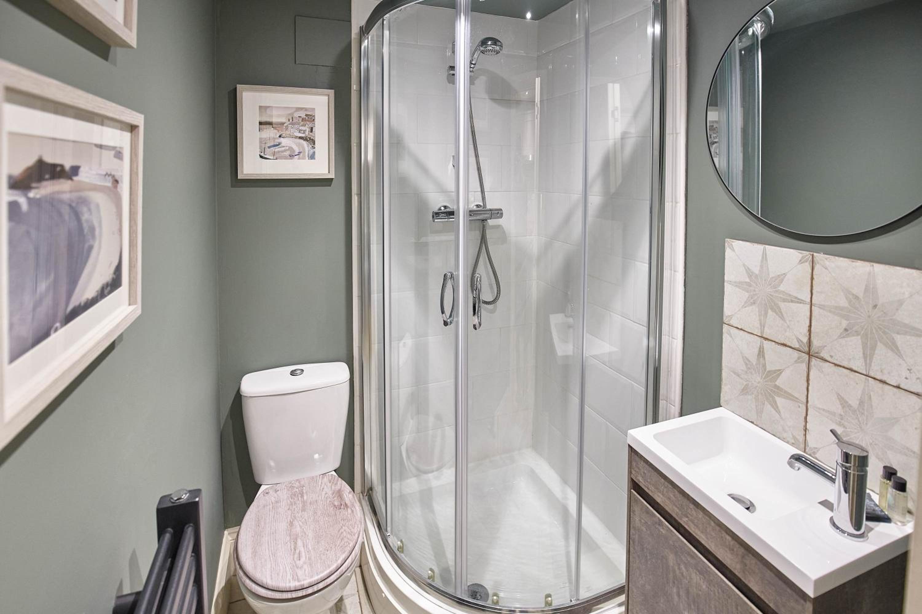 Host & Stay - The Salt Nook view 3