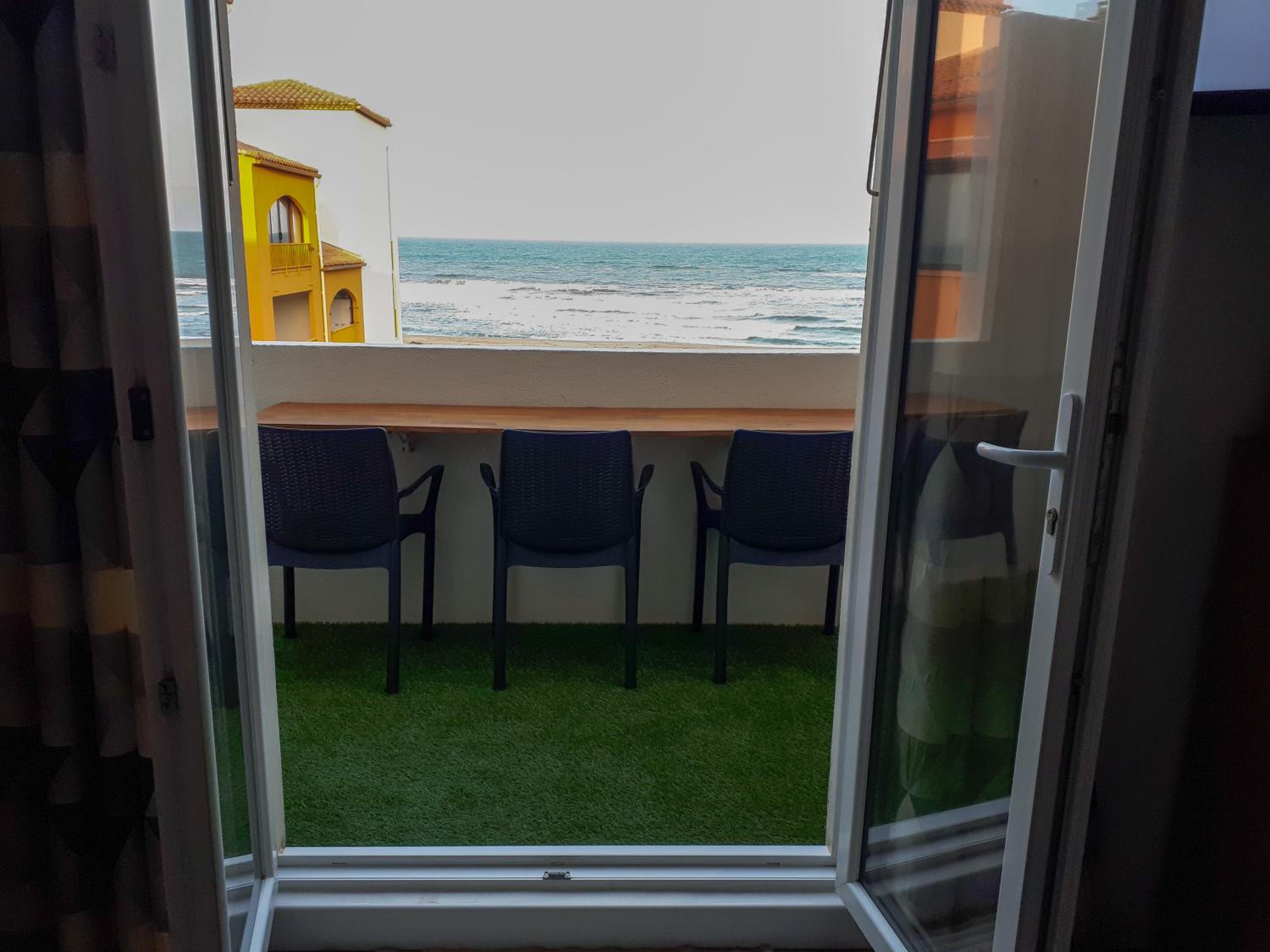 Superbe vue mer avec accès direct plage et parking