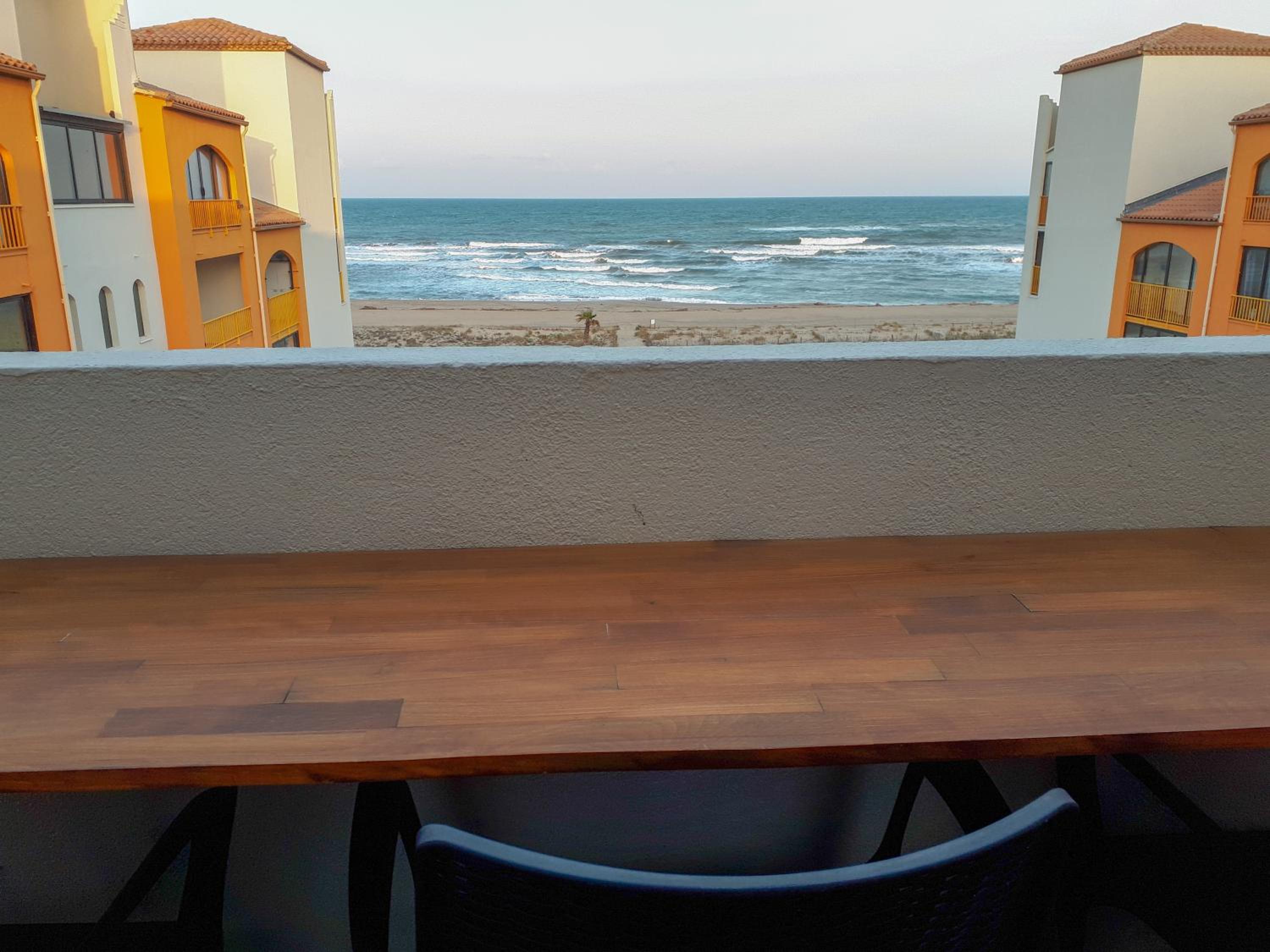 Superbe vue mer avec accès direct plage et parking