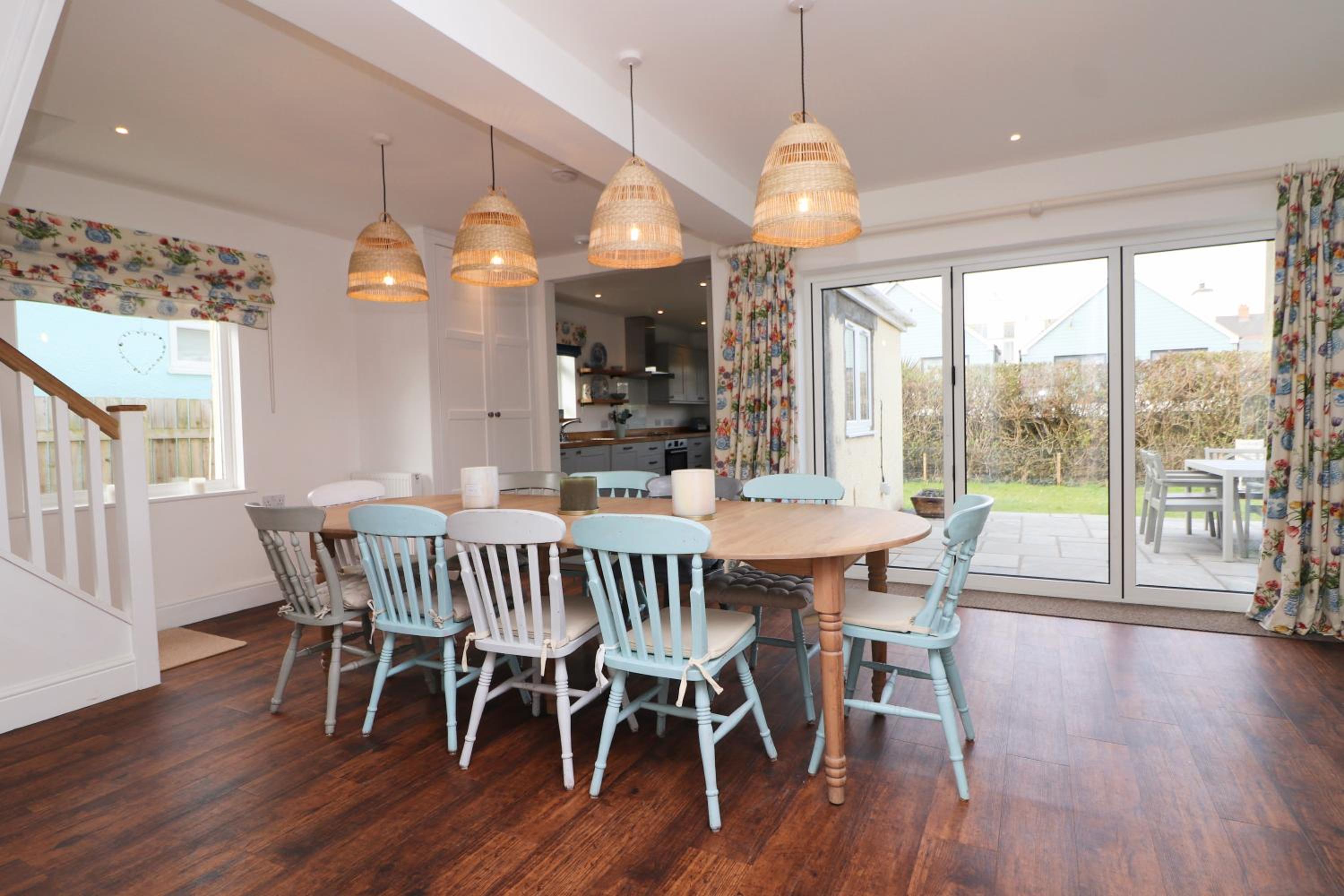 Spacious & modern beach house, 100m to beach view 5