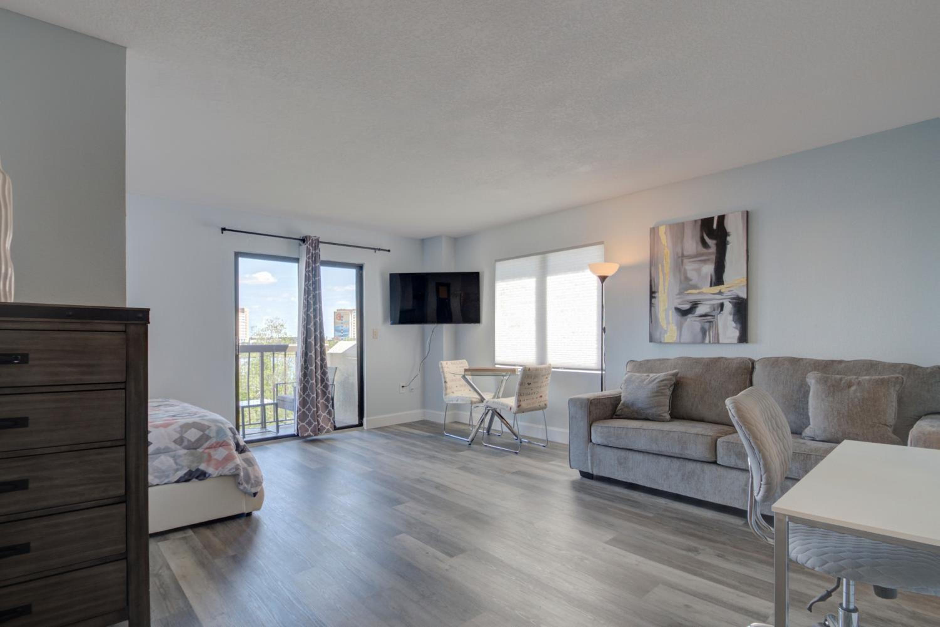 Cozy Condo on International Dr. Near Universal Studios