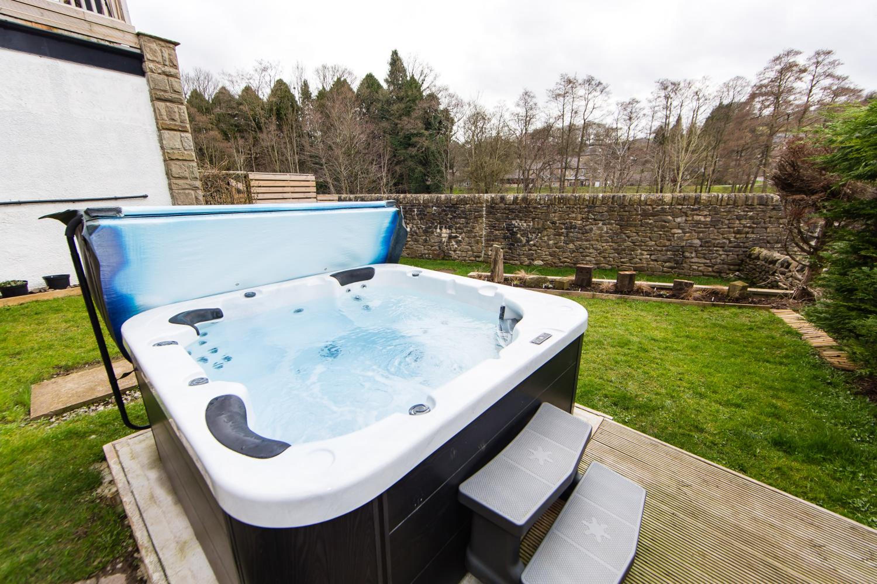 Nydsley Hall by Luxury Travel Emproium - 4 Luxury Apartments - 2 with Hot Tubs view 4