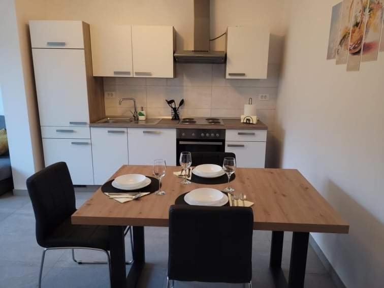 Apartma Uhanje pri Božičevih