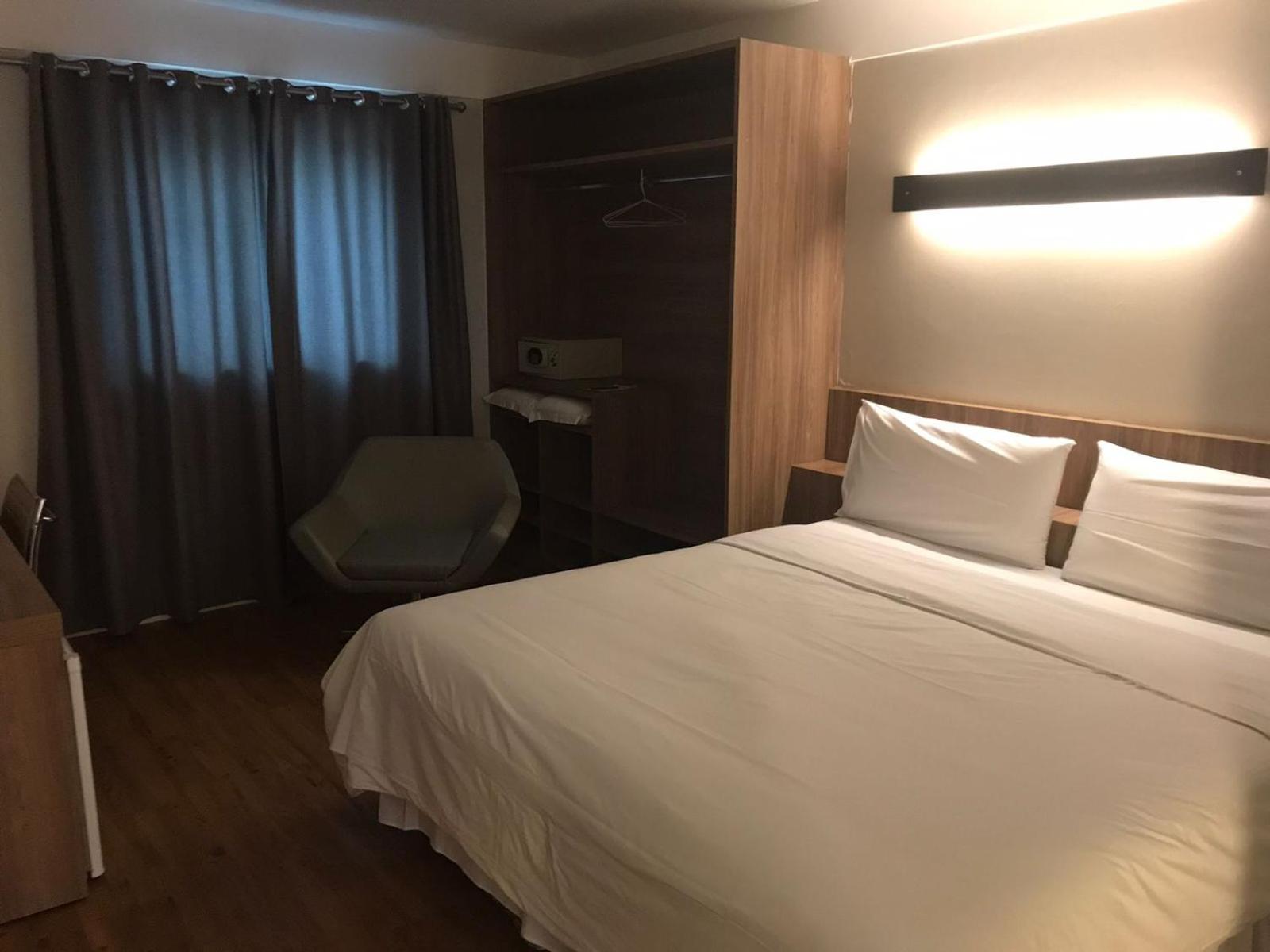 Delmond Hotel - Property Image 7