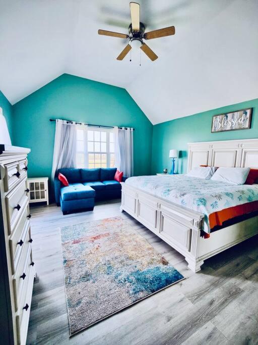 Sunny Delight - Sleeps 10 - Generous Space! view 2