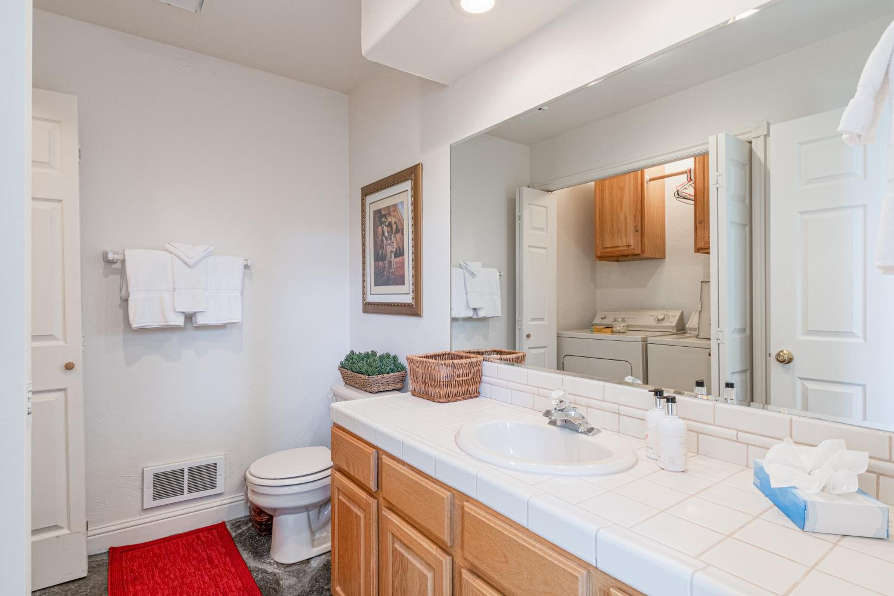 Year-Round Base with Balcony and Mtn Views in Driggs!