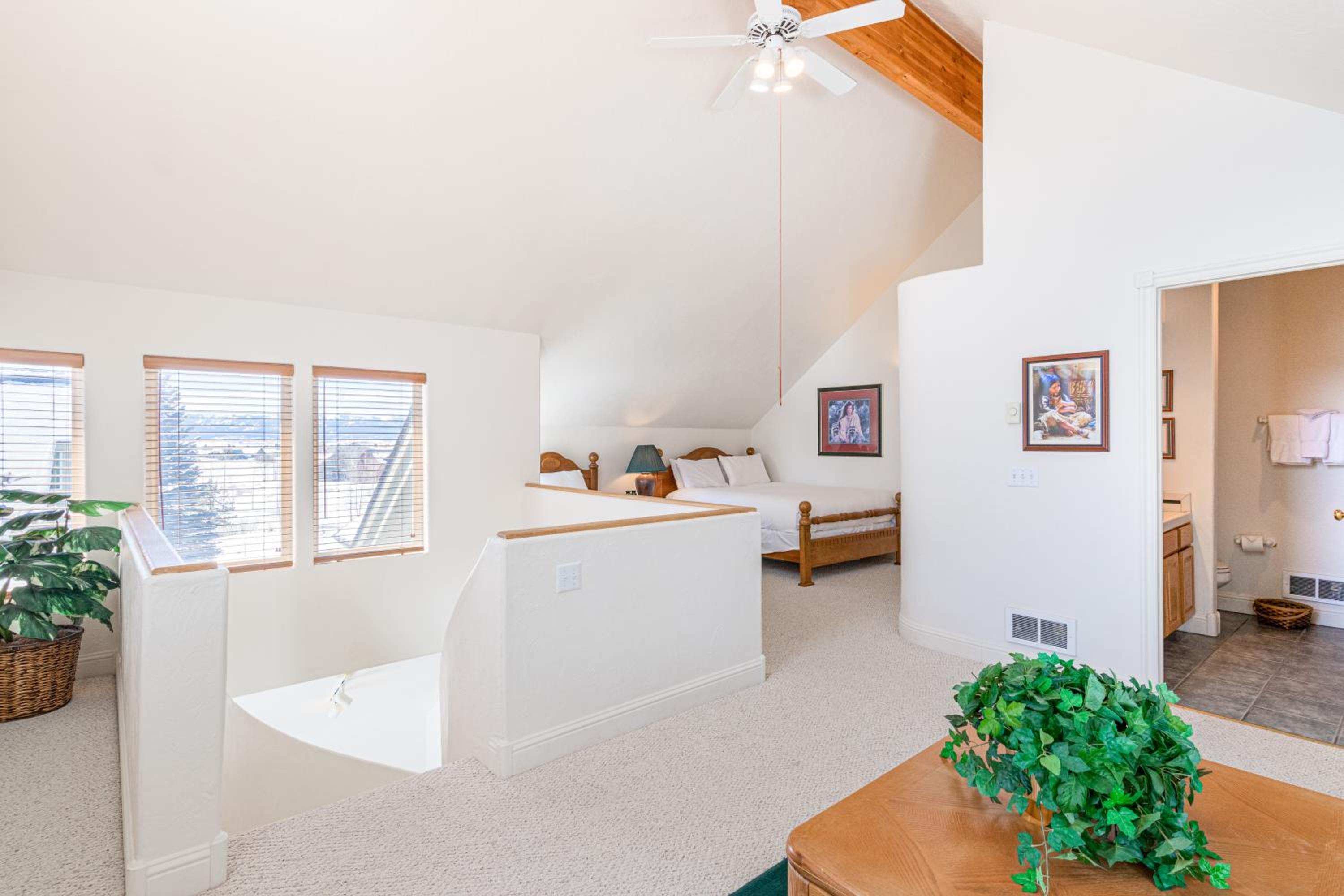 Year-Round Base with Balcony and Mtn Views in Driggs!