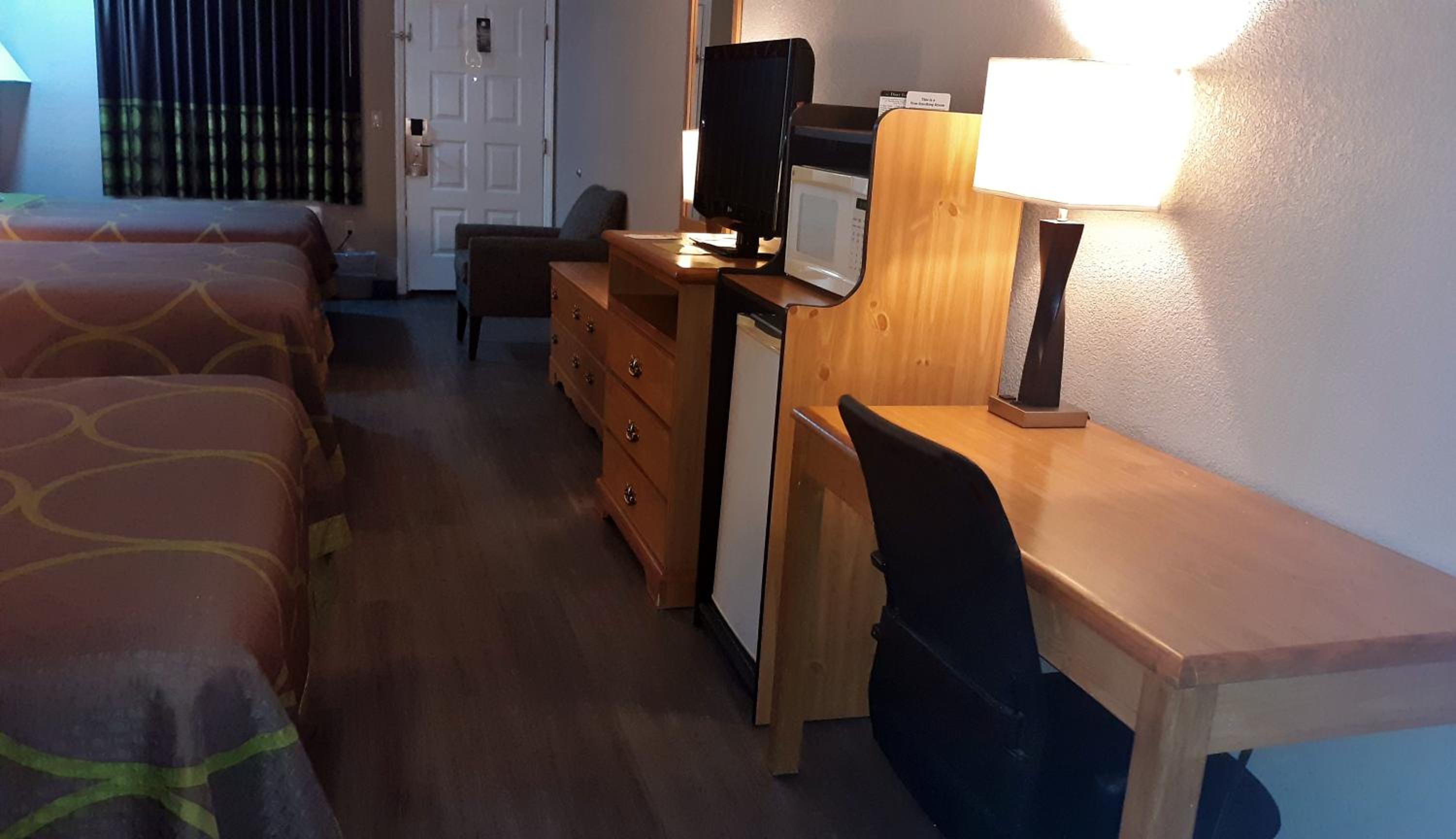 Super 8 by Wyndham Fort Chiswell Wytheville Area - Property Image 35
