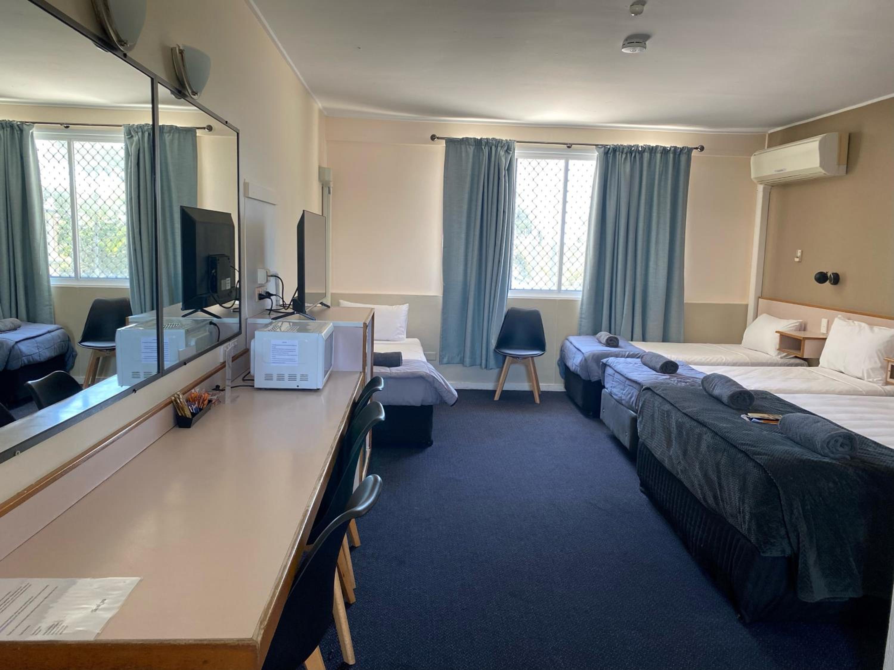 Mid City Motor Inn