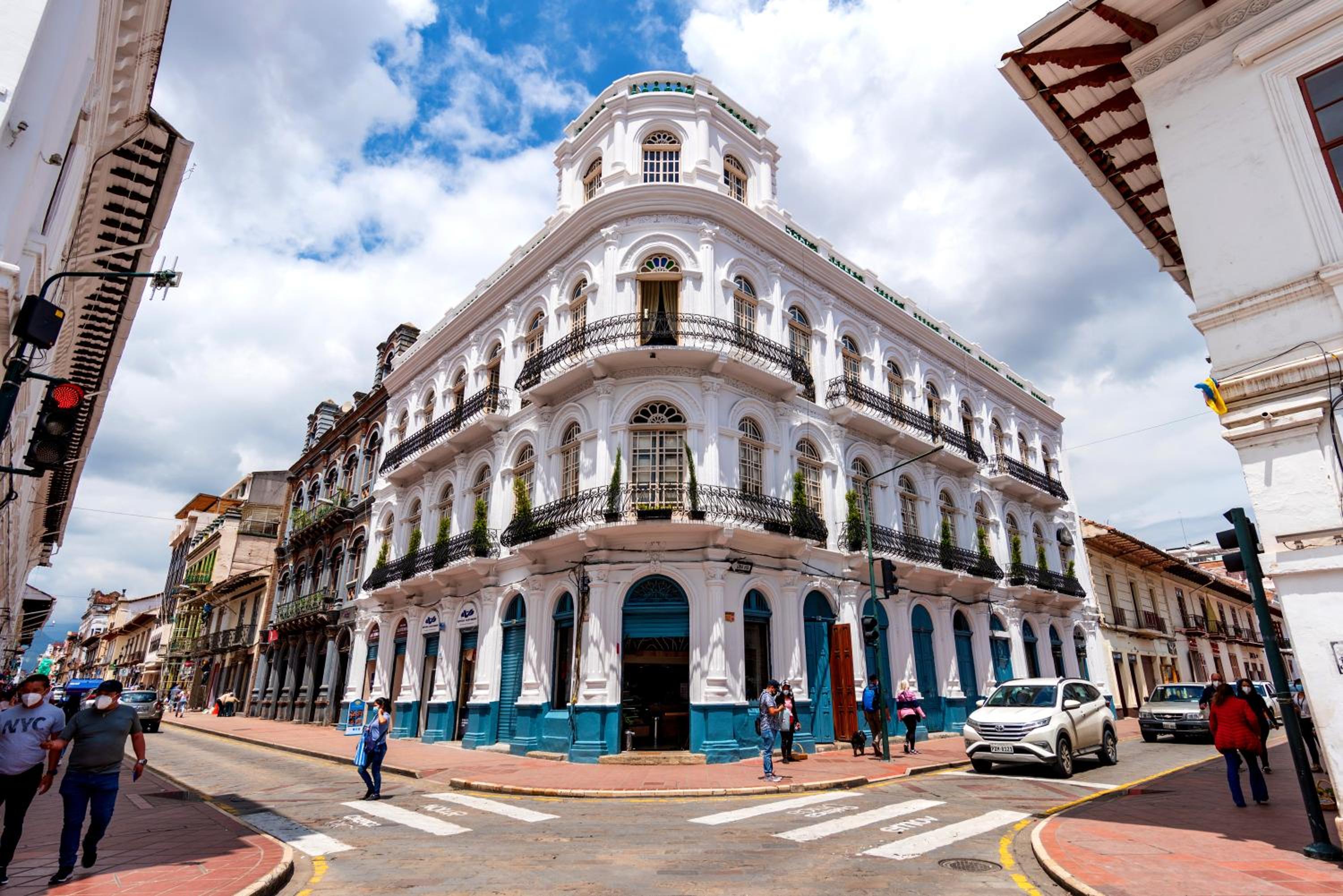 Hotel Del Parque Hotel & Suites - Image 1