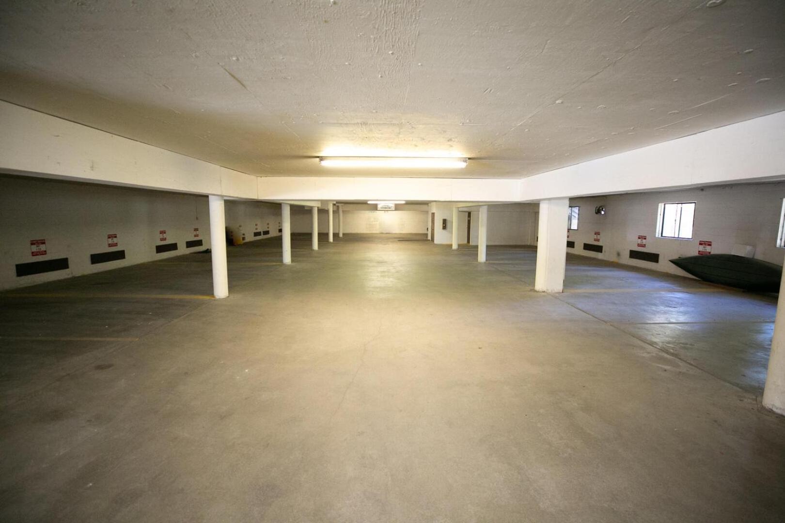 Spacious One Bedroom Condo in Mammoth! Free Assigned Parking - Snowbird 107 view 4