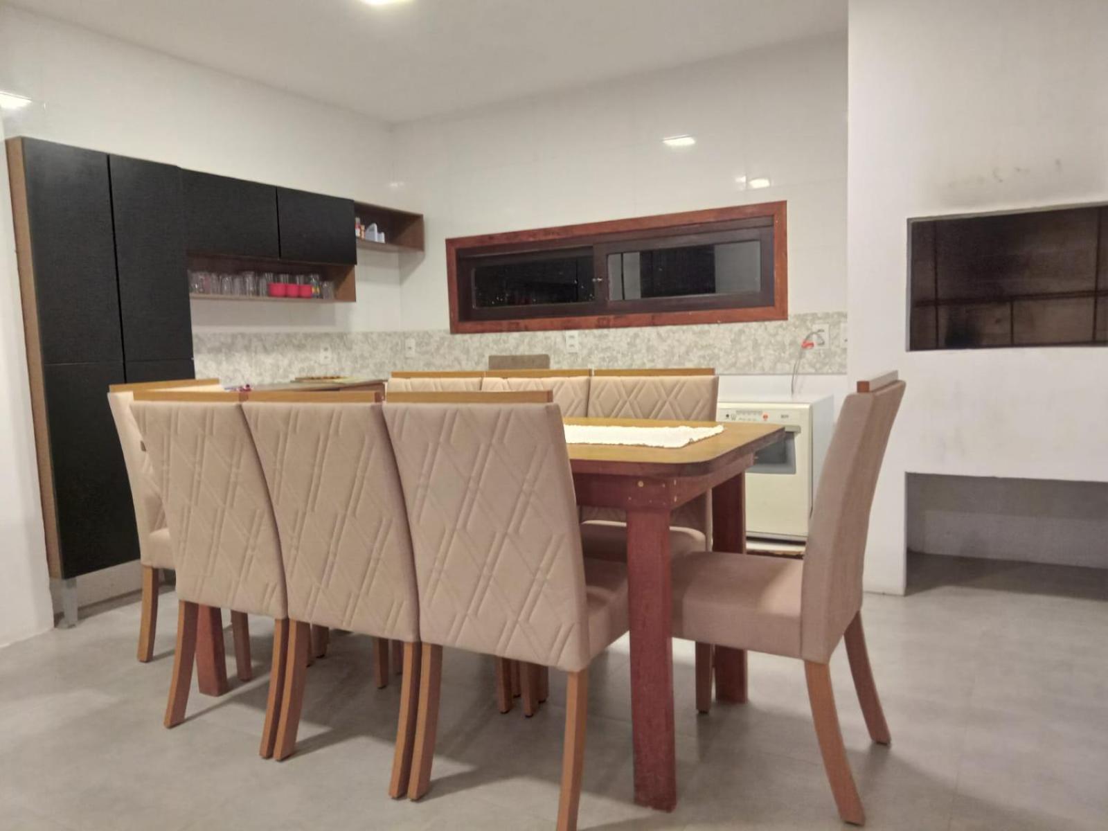 Casa grande com piscina em Florianópolis