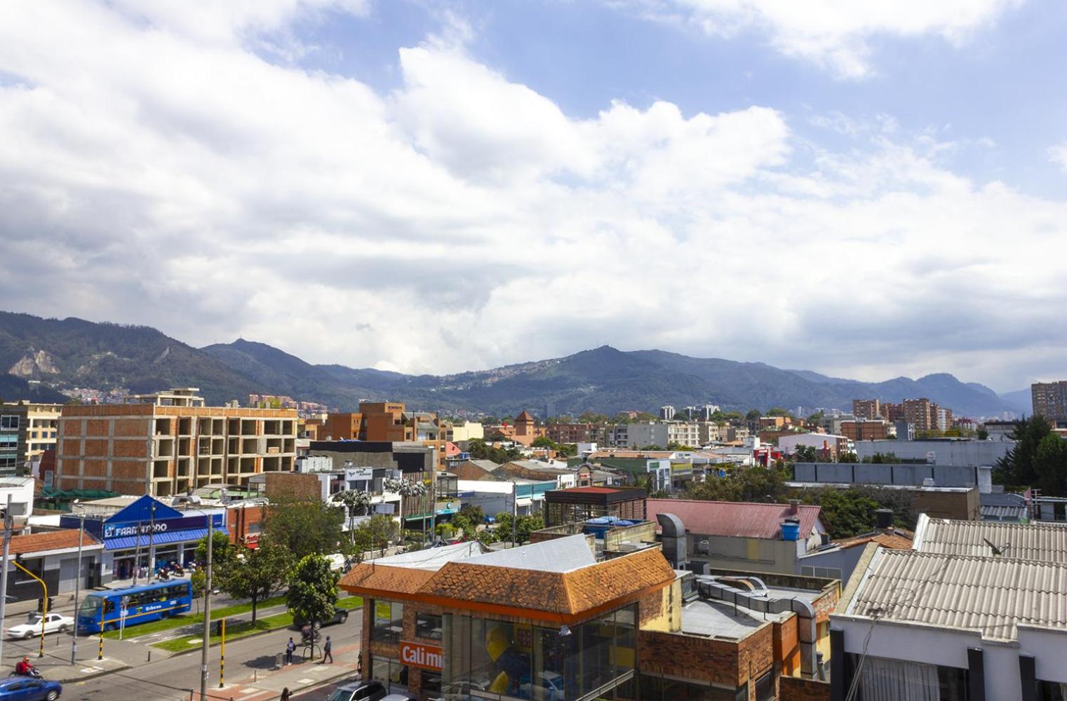 Cedritos smart stay - apartamentos con parking y wi-fi rapido en Bogota