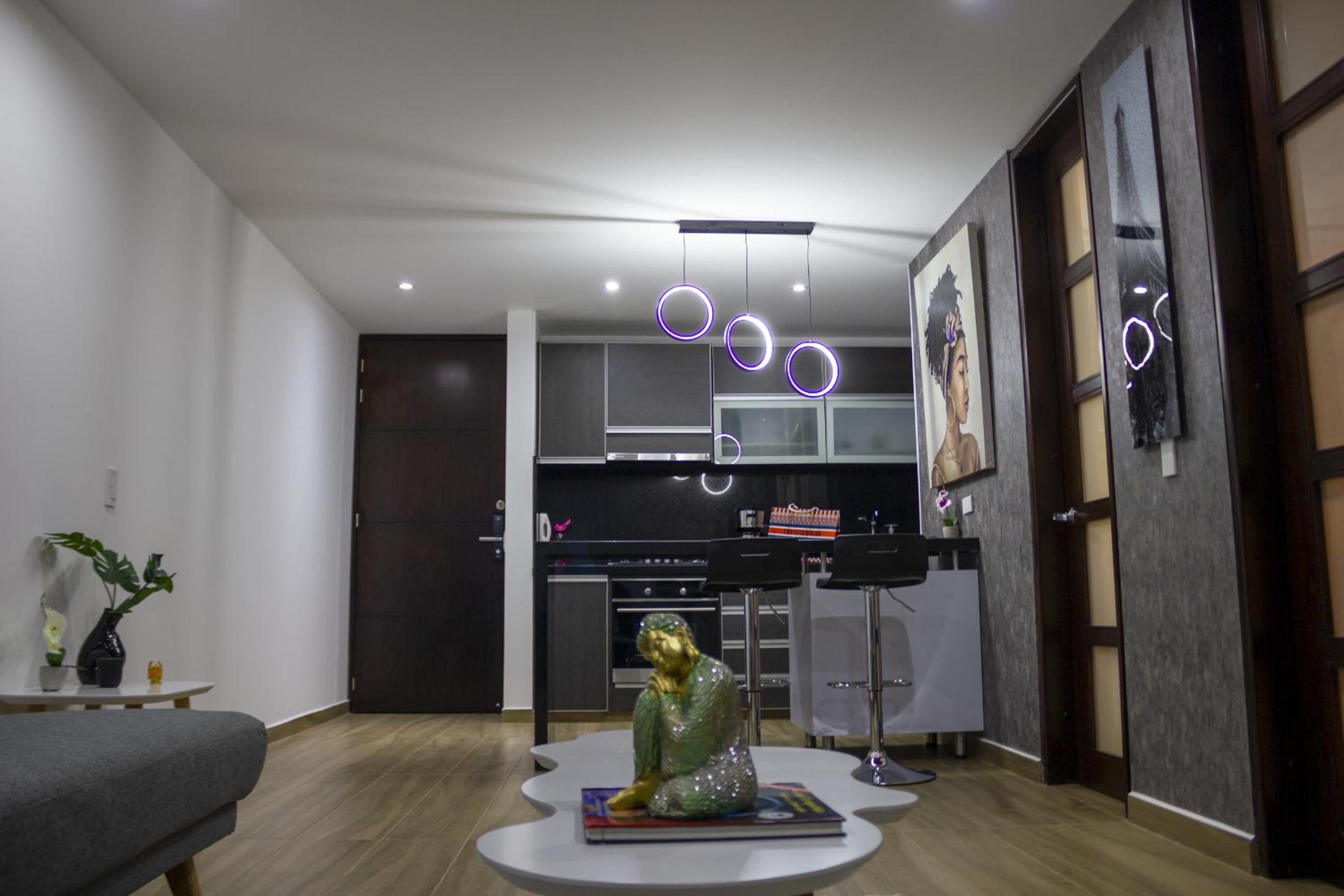 Cedritos smart stay - apartamentos con parking y wi-fi rapido en Bogota