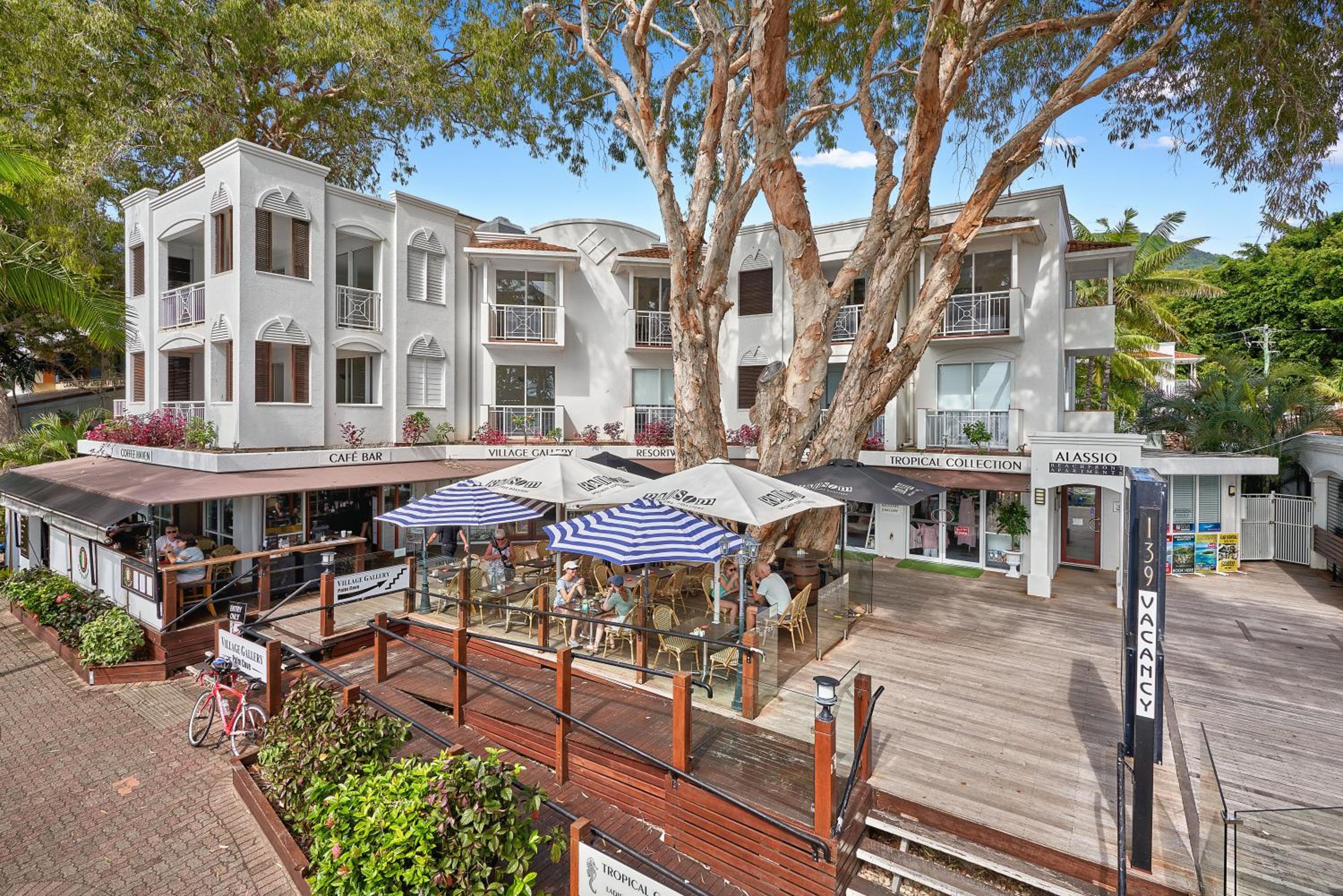 Alassio Beachfront Apartments Palm Cove