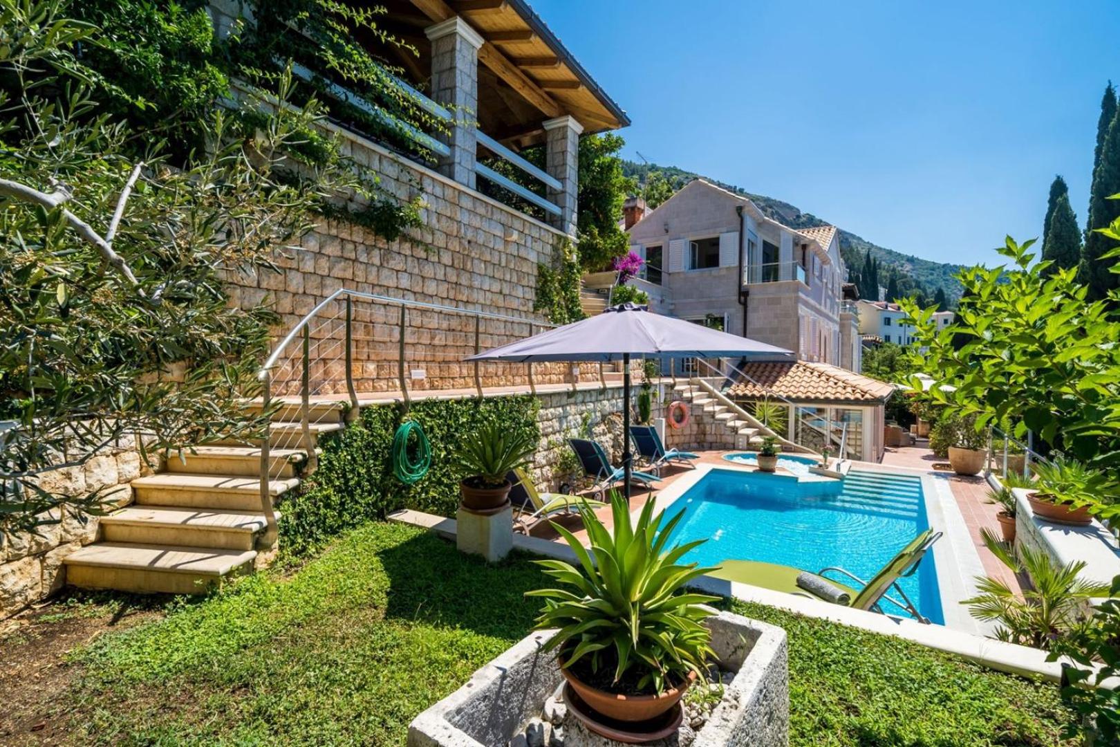 Luxury Villa Dubrovnik Palace near Old Town with pool