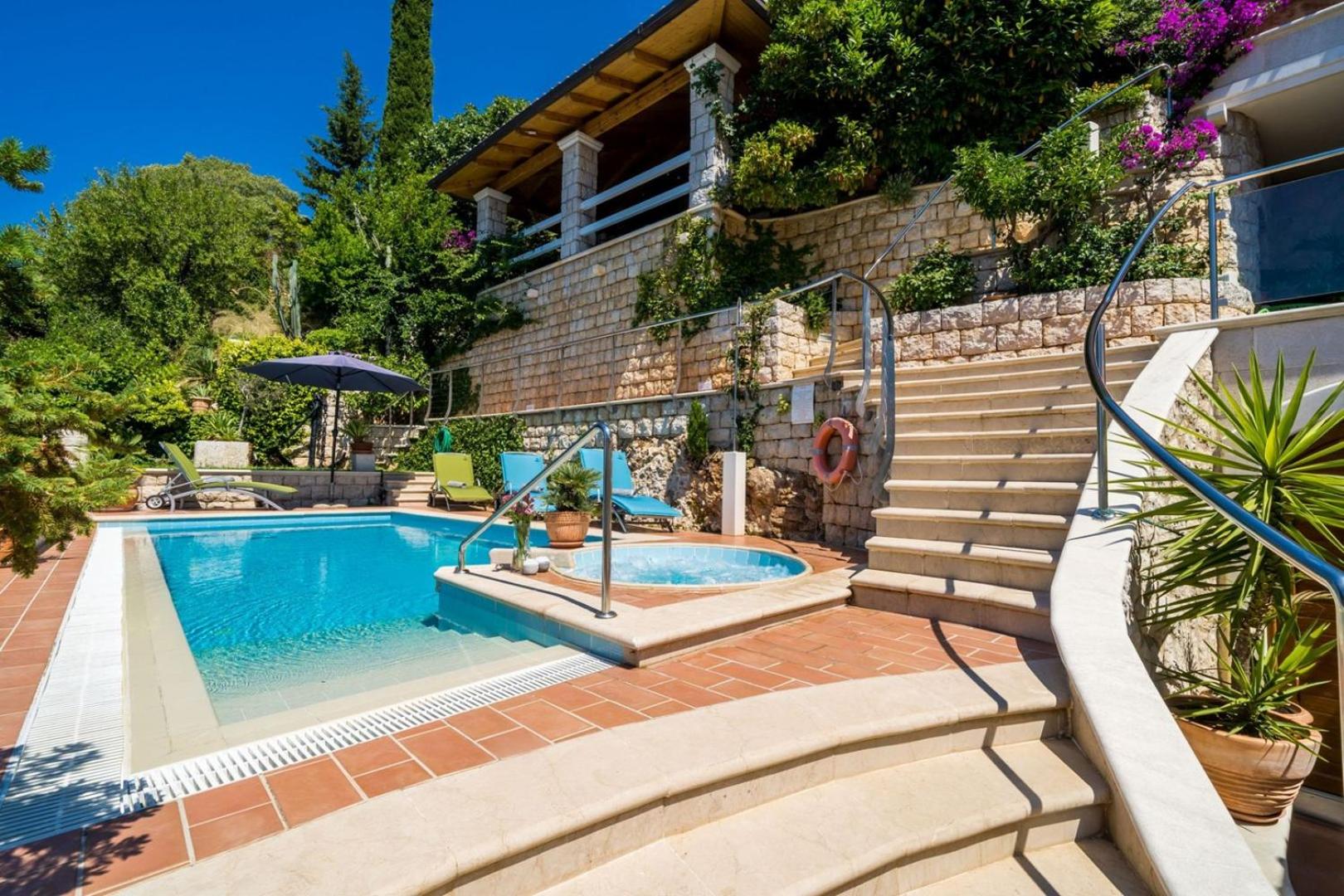 Luxury Villa Dubrovnik Palace near Old Town with pool