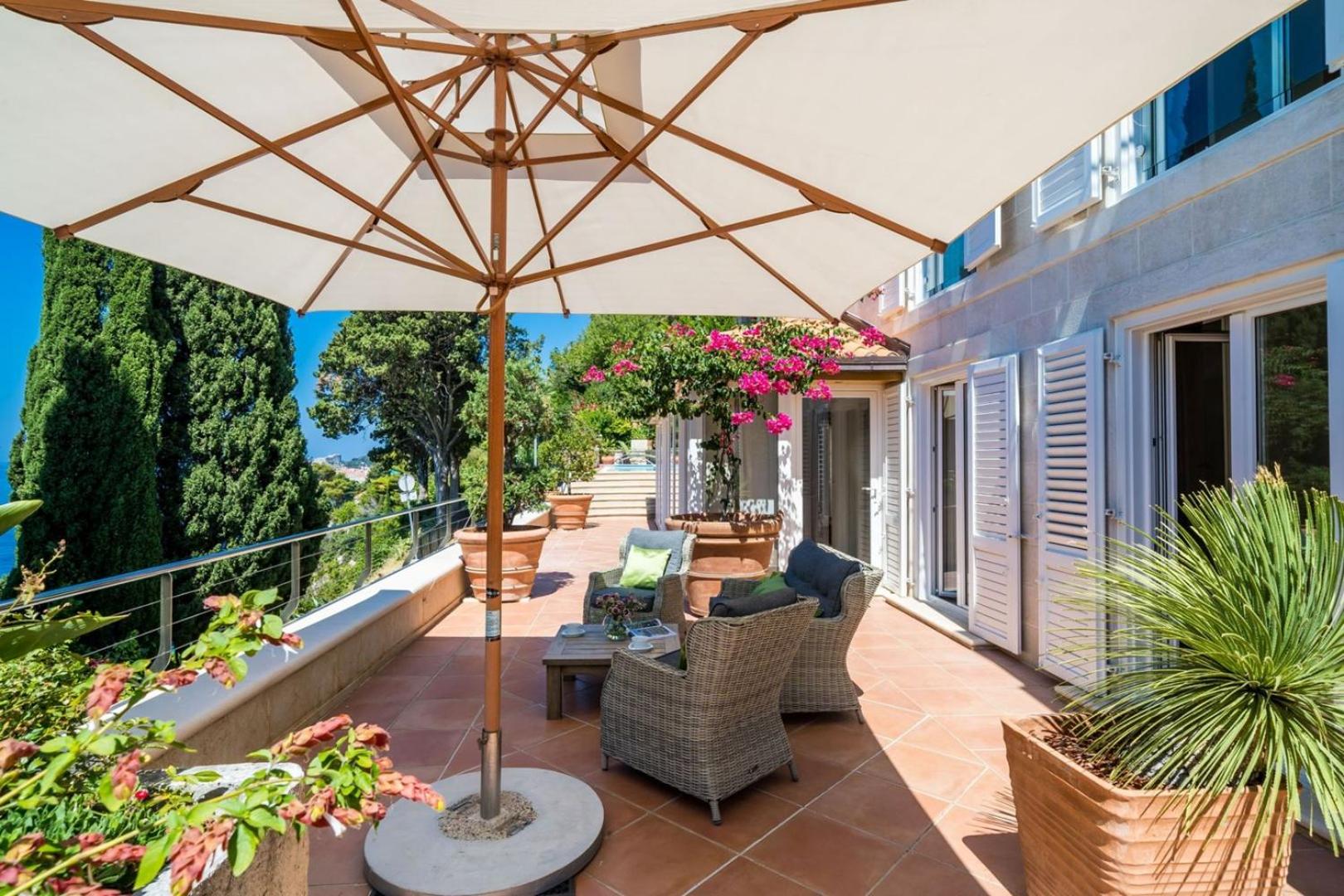 Luxury Villa Dubrovnik Palace near Old Town with pool