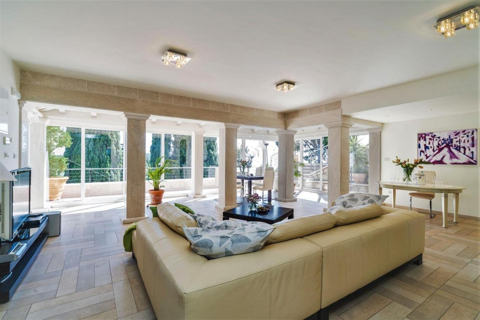 Luxury Villa Dubrovnik Palace near Old Town with pool